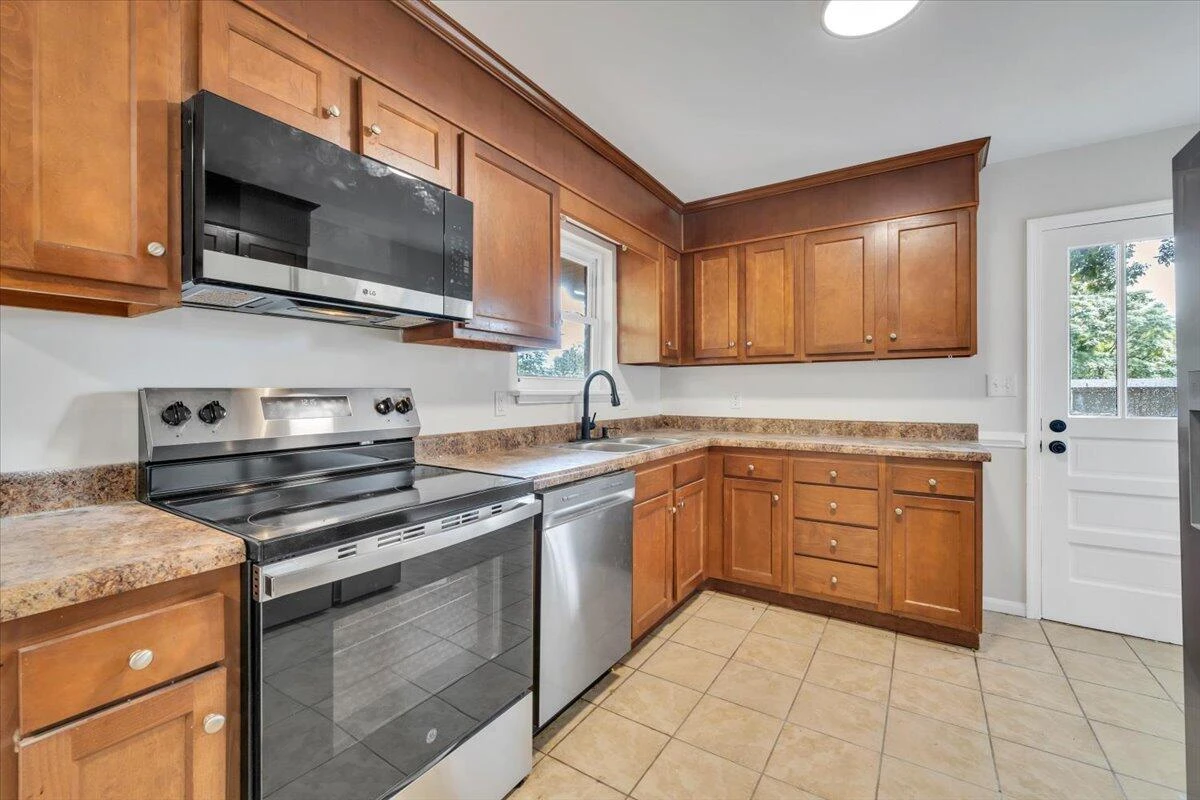 678 E Augusta AVE - Photo 12