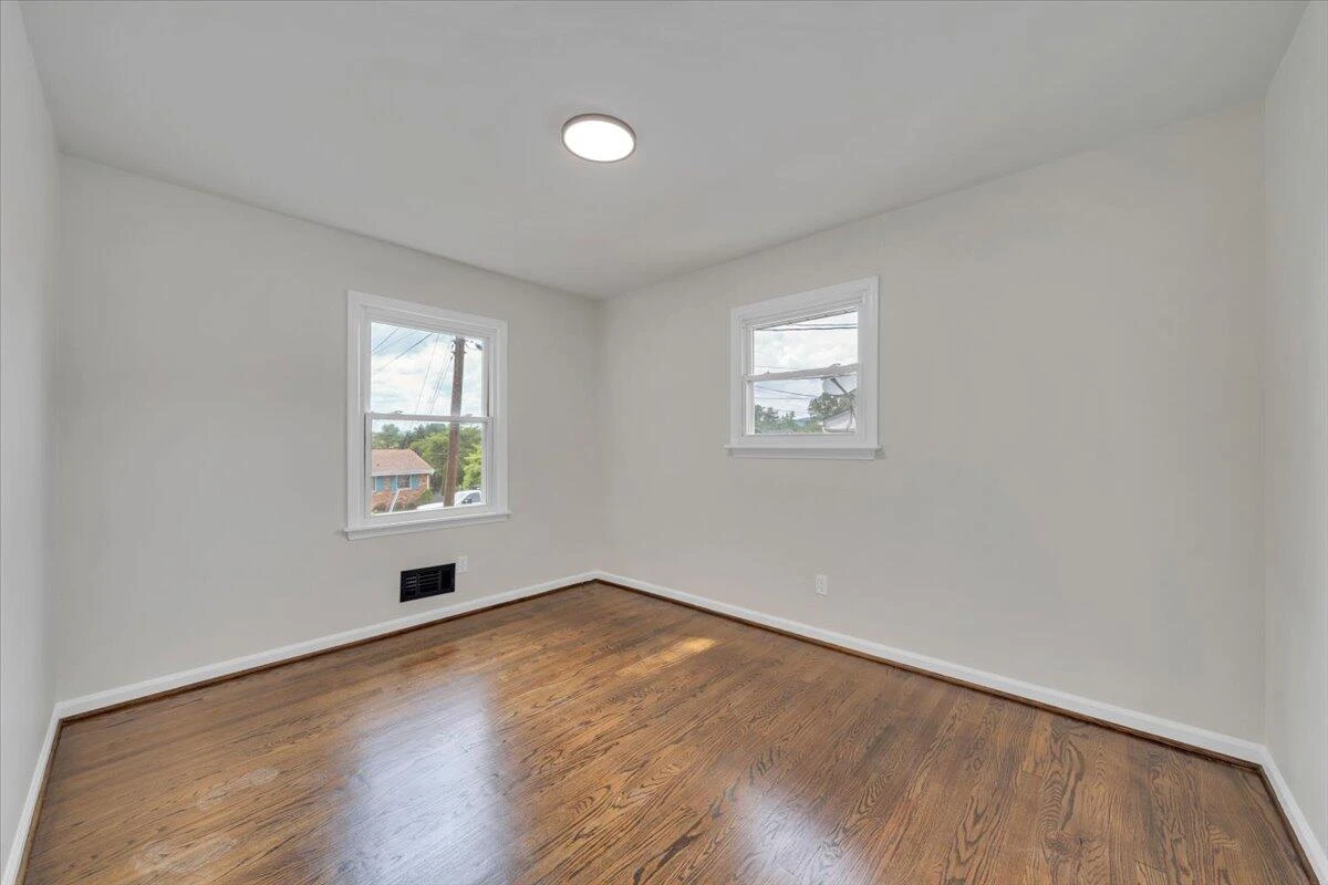 678 E Augusta AVE - Photo 16
