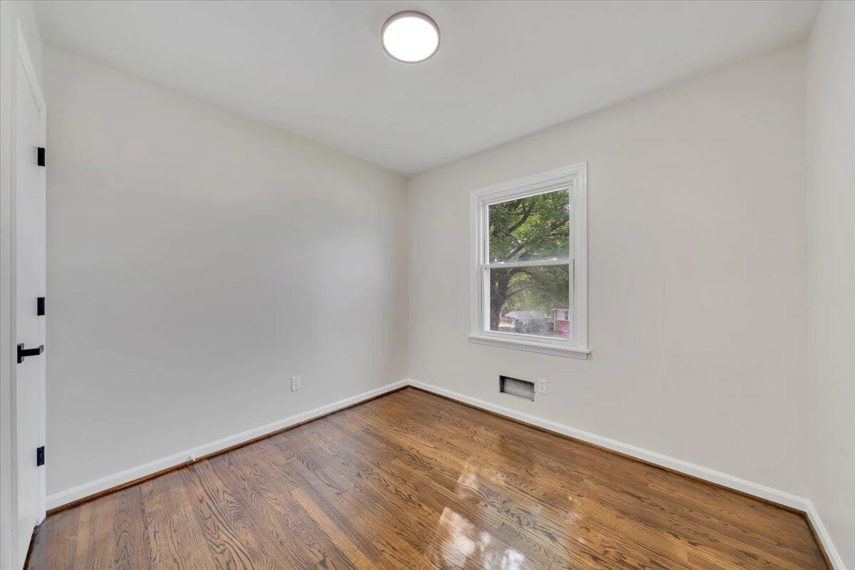 678 E Augusta AVE - Photo 18