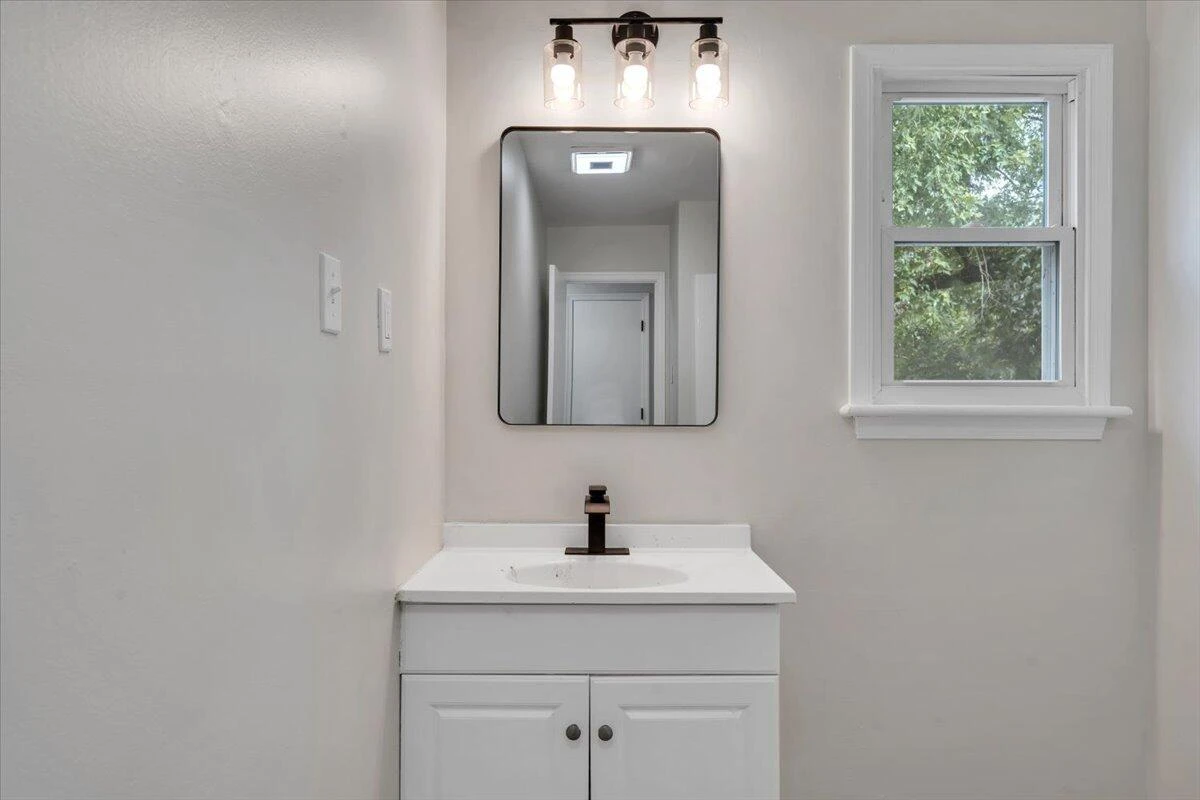 678 E Augusta AVE - Photo 21