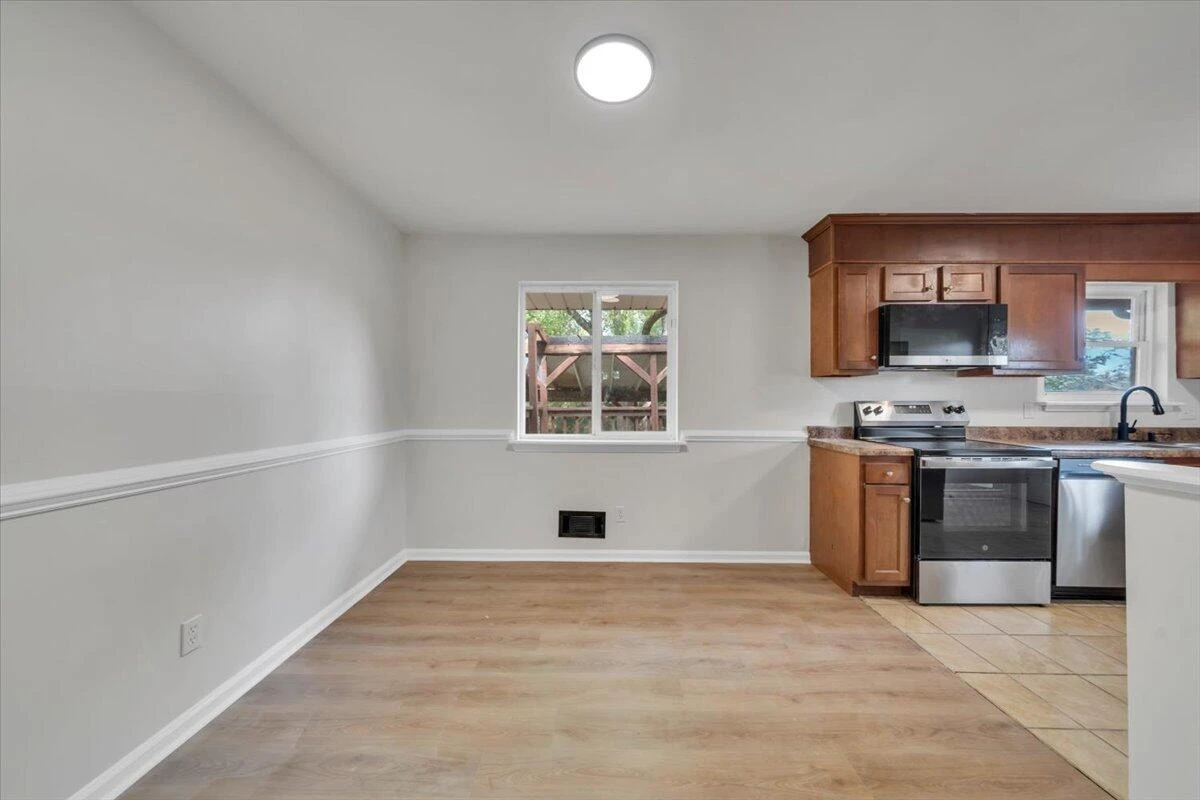 678 E Augusta AVE - Photo 9