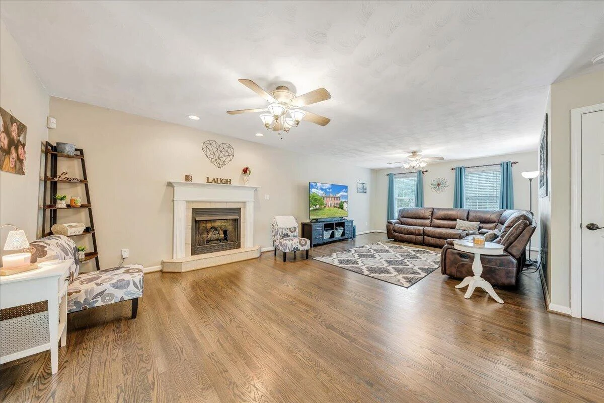 1341 Crutchfield ST - Photo 11