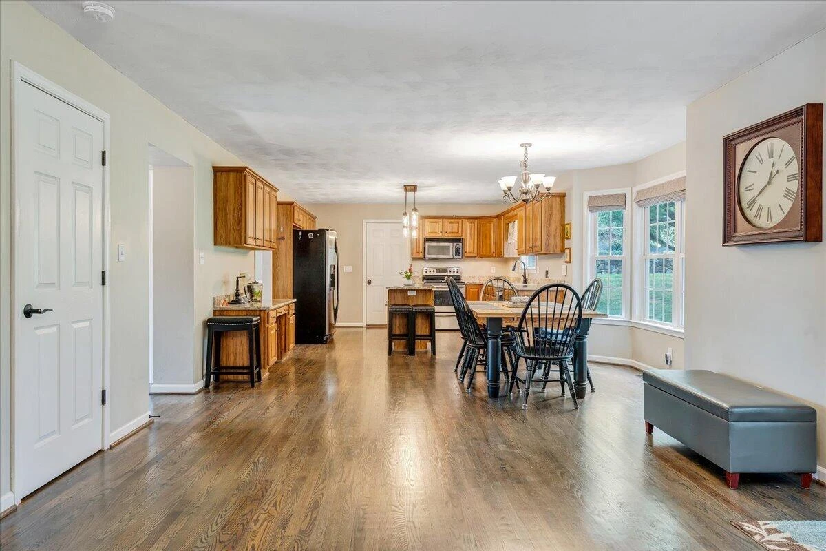 1341 Crutchfield ST - Photo 16