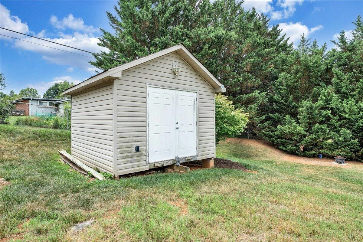 1341 Crutchfield ST - Photo 44
