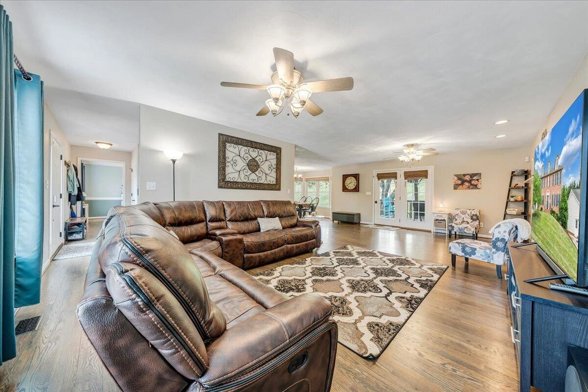 1341 Crutchfield ST - Photo 9
