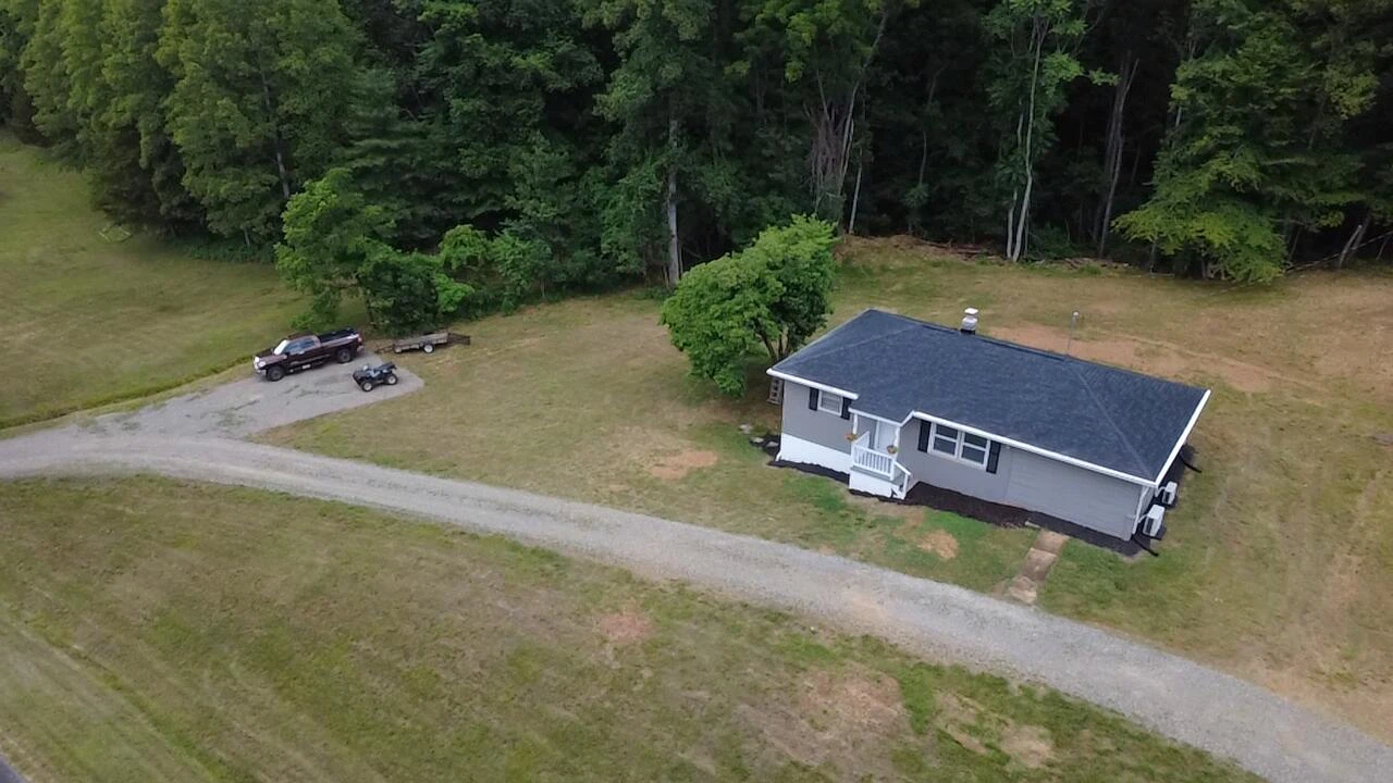 4043 Henry RD