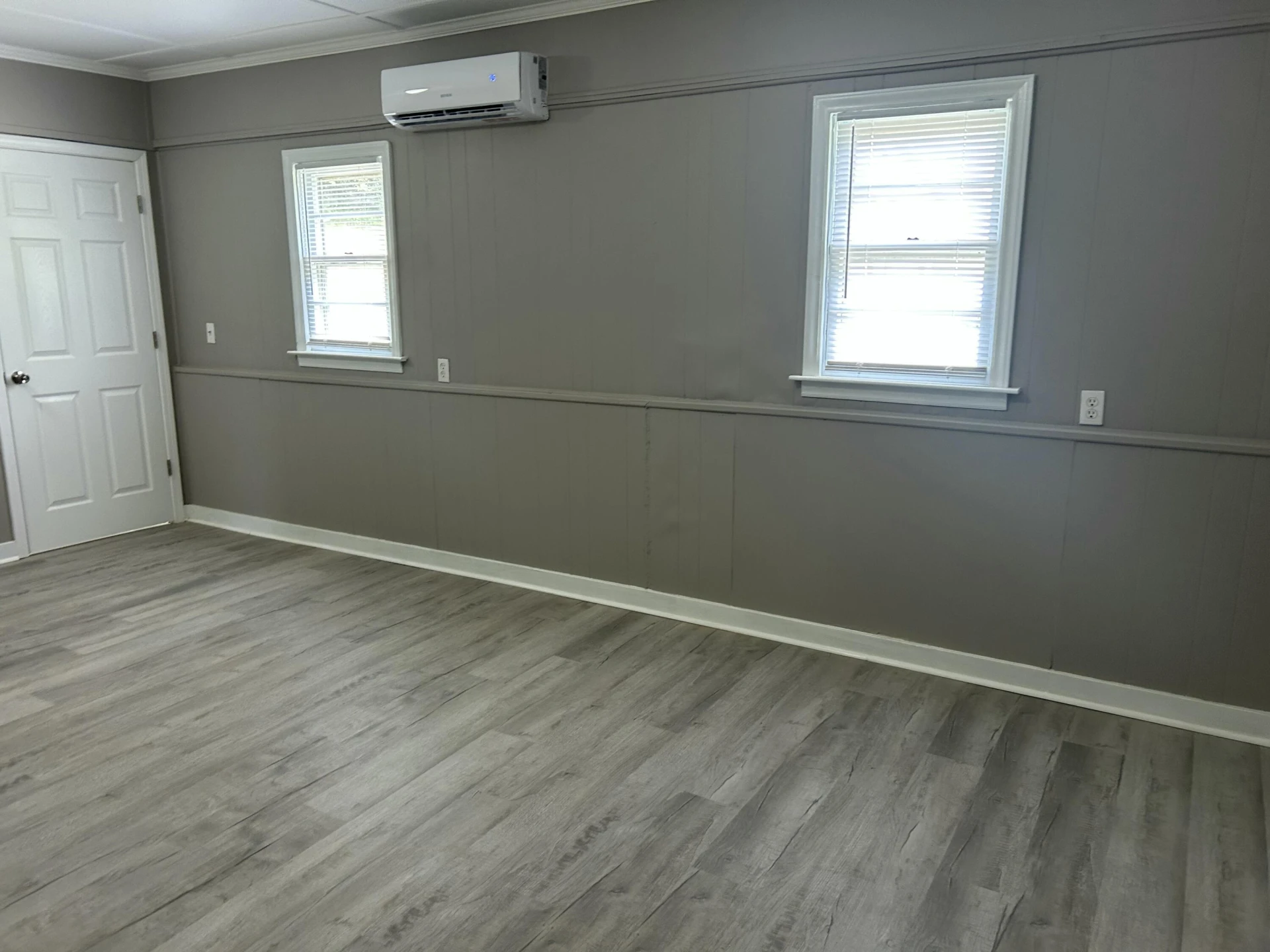 4043 Henry RD - Photo 11