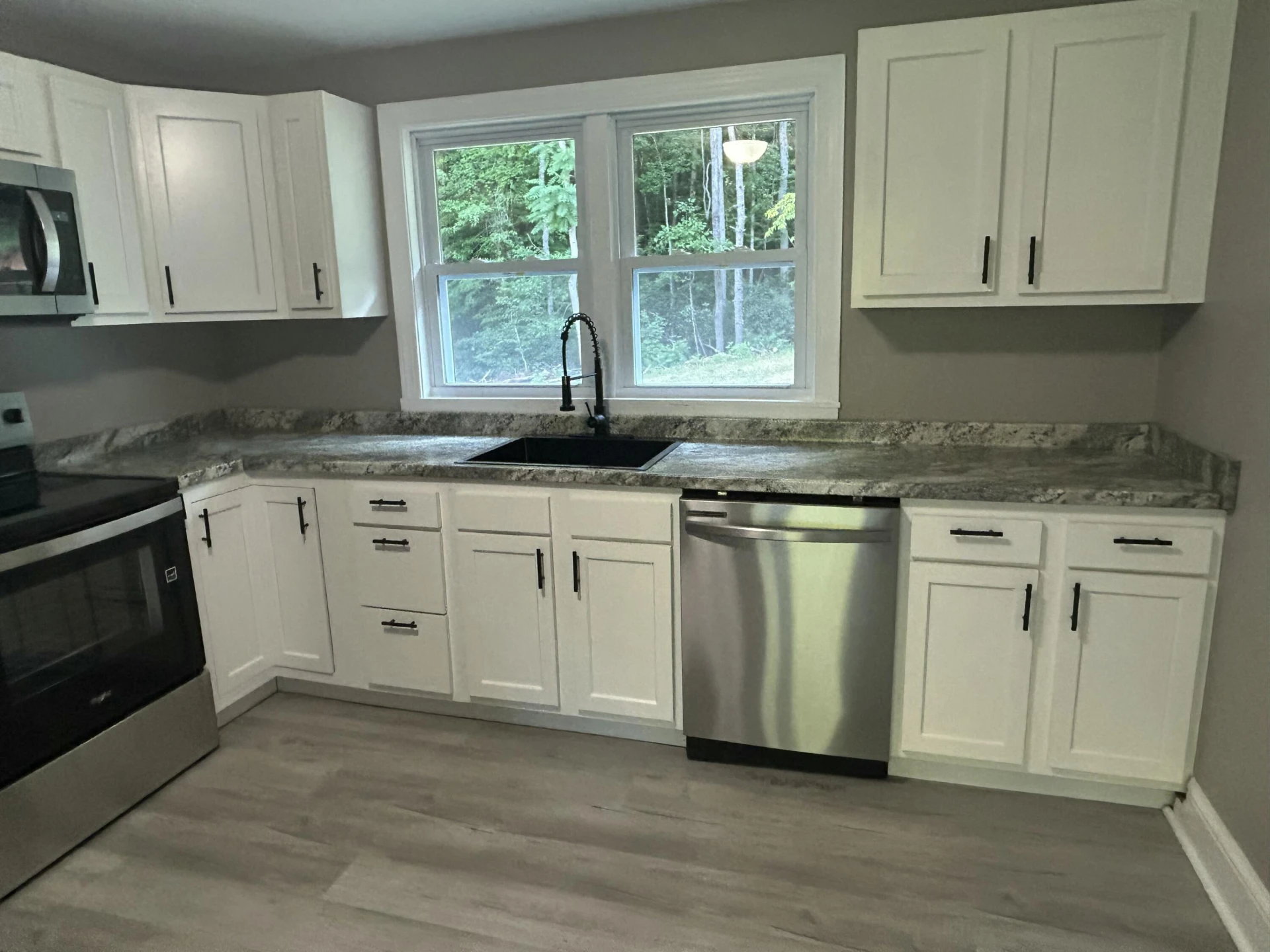 4043 Henry RD - Photo 4