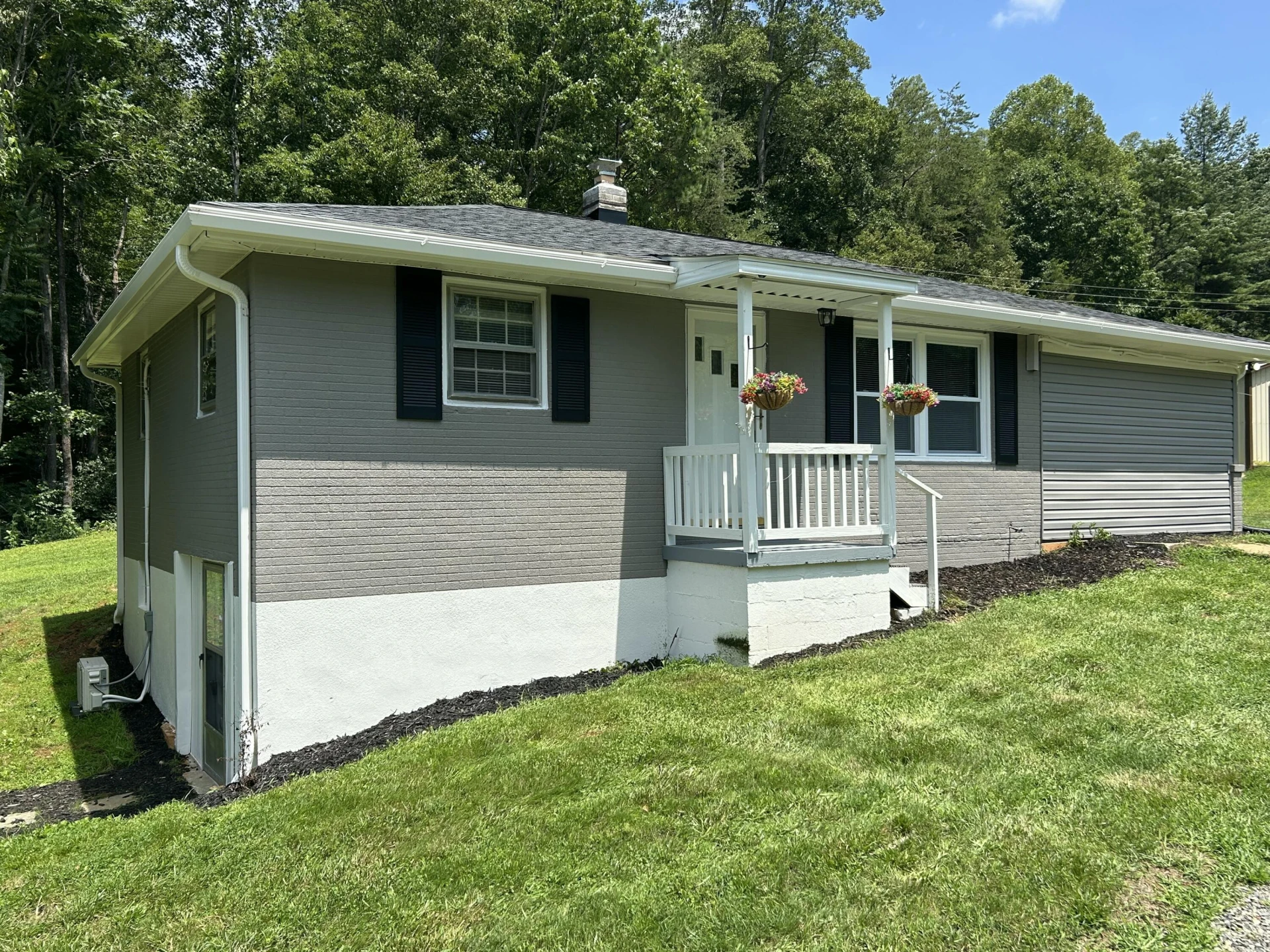4043 Henry RD - Photo 2