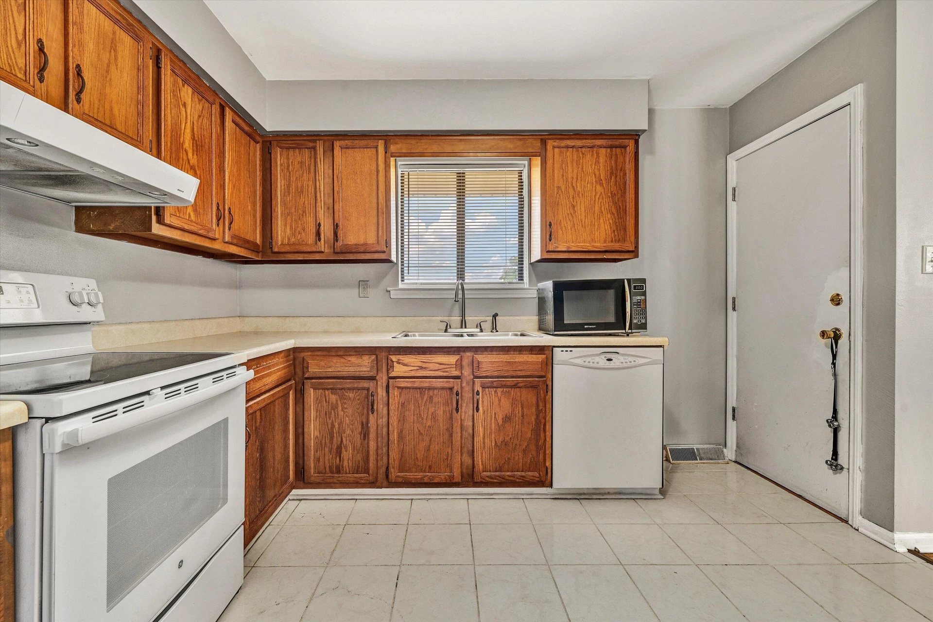 4718 Long Acre DR NE - Photo 11