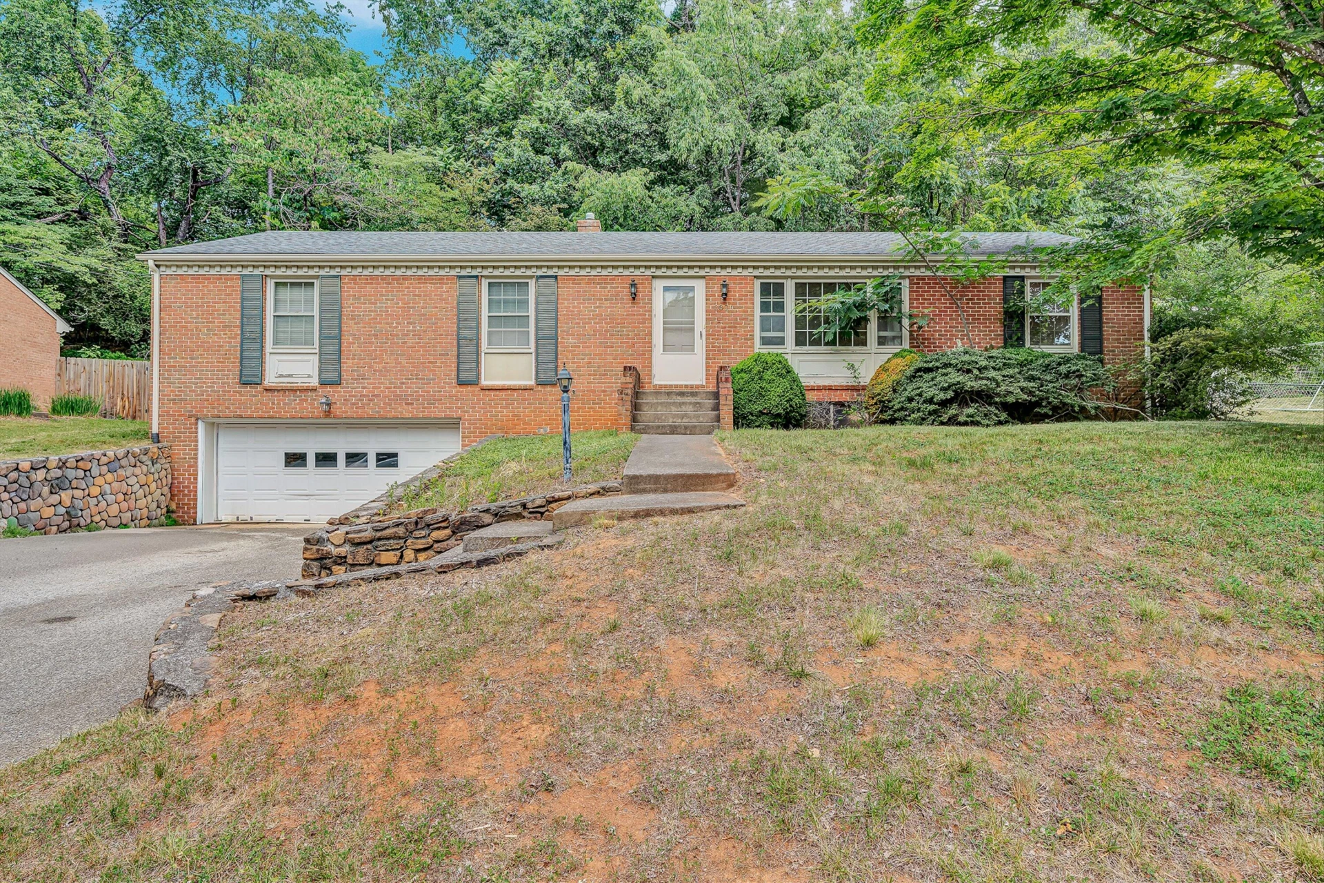 3331 Longhorn RD