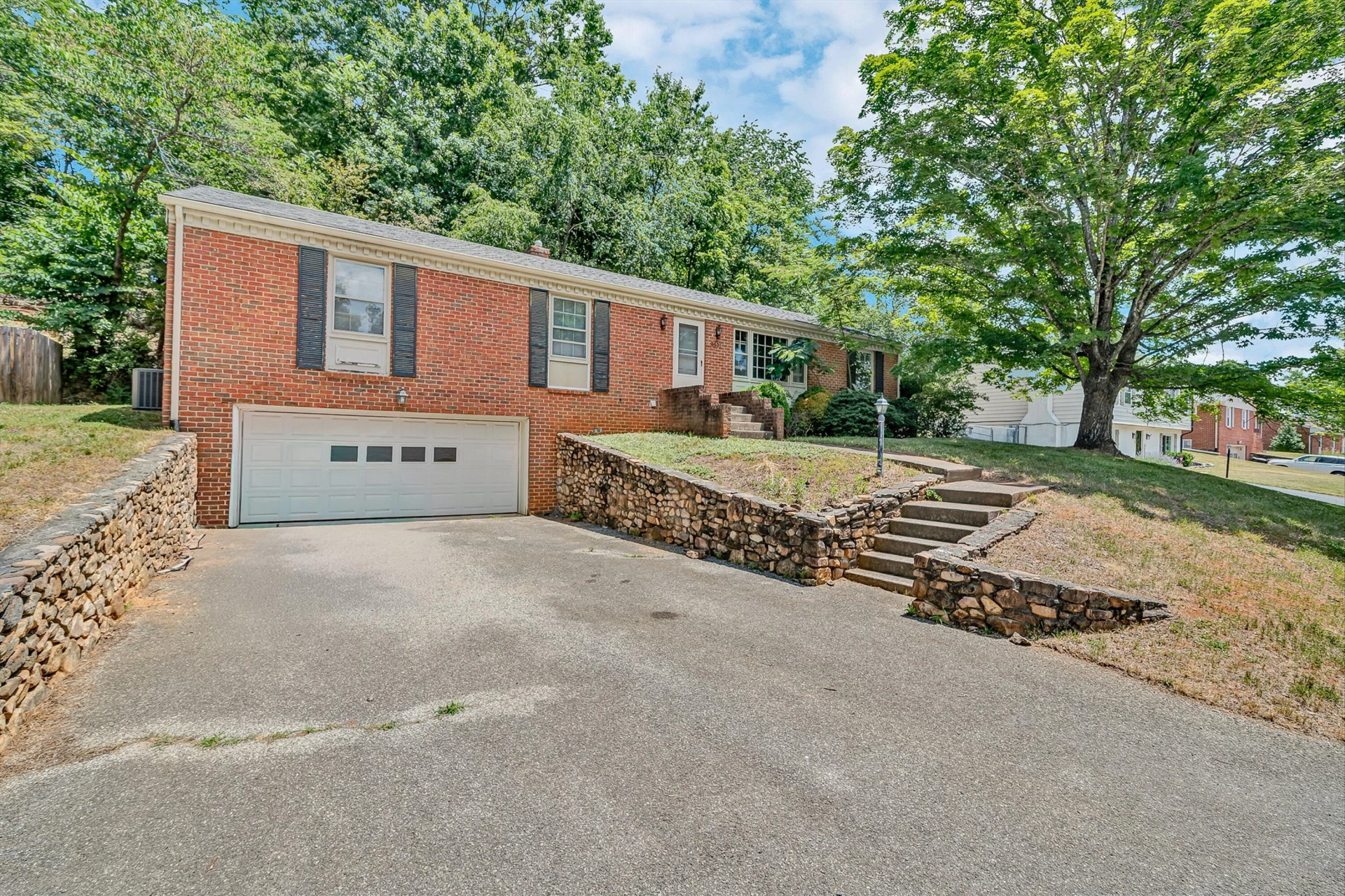3331 Longhorn RD - Photo 2