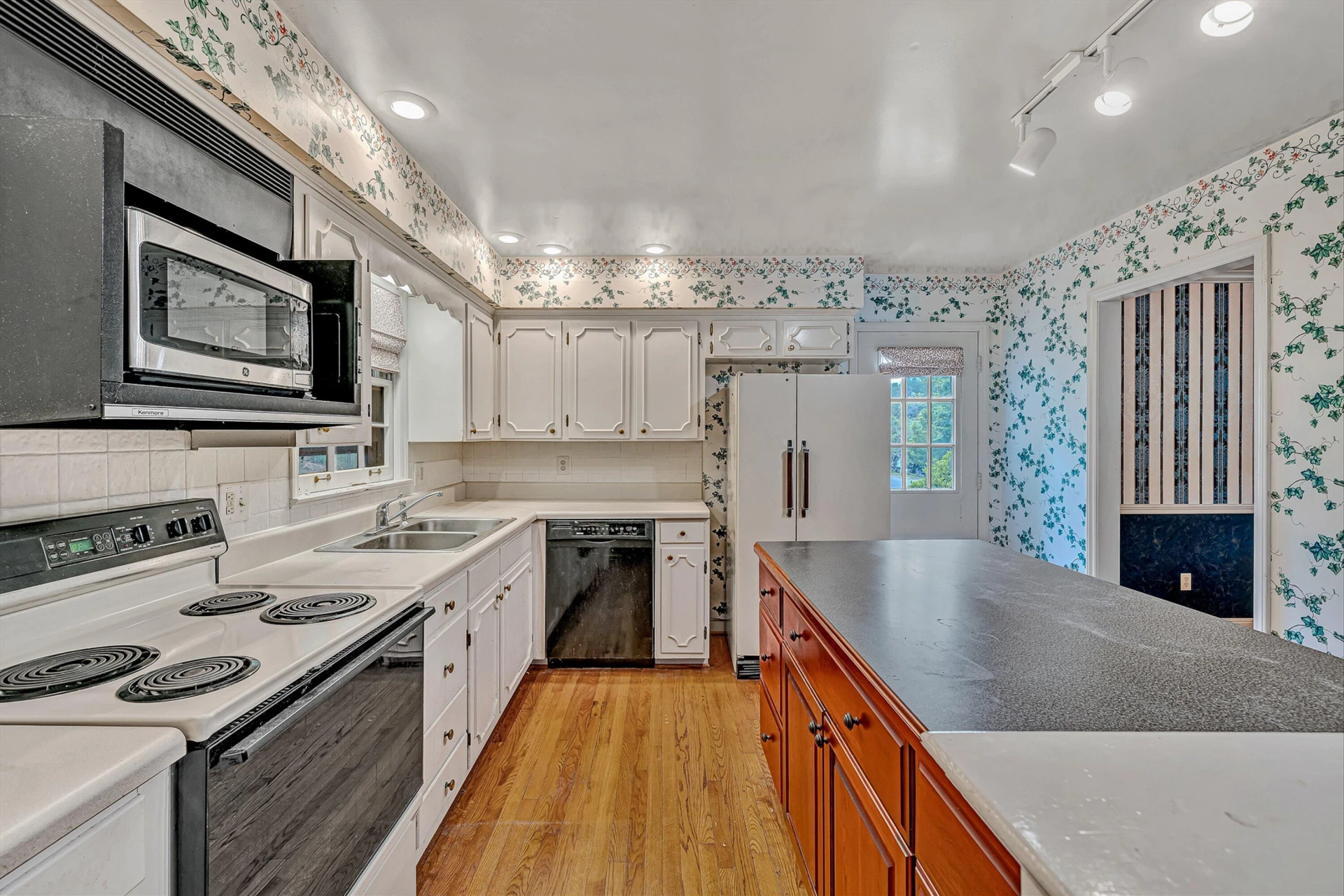 3331 Longhorn RD - Photo 8