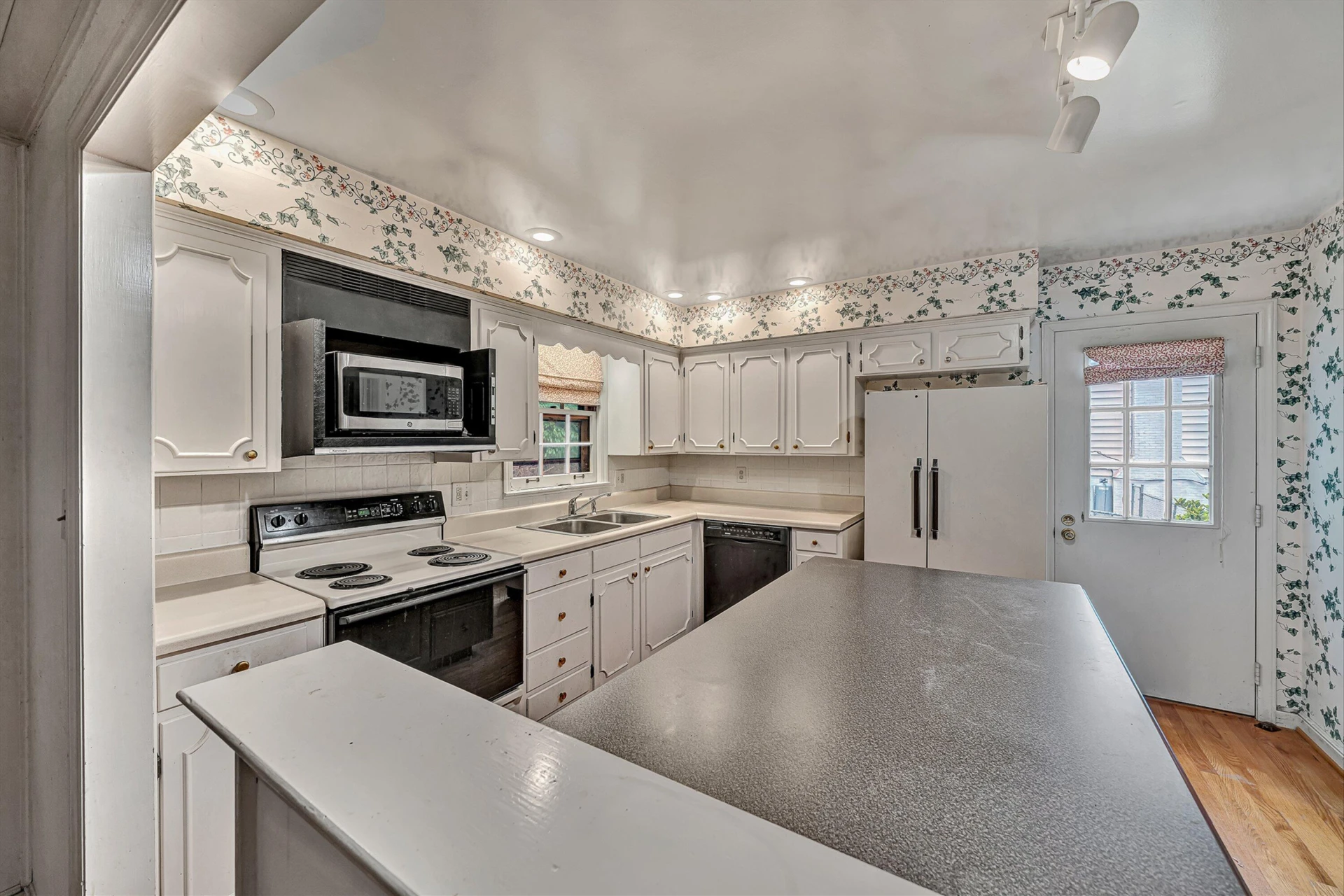 3331 Longhorn RD - Photo 9