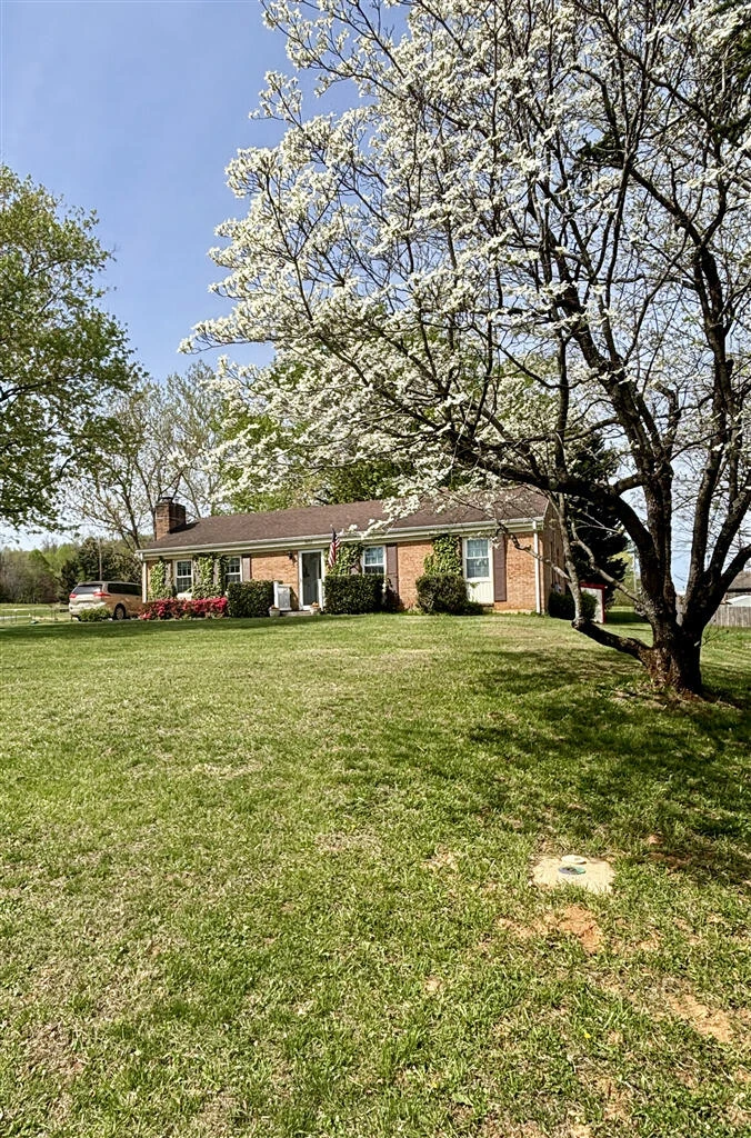 1032 Windy Ridge DR - Photo 2