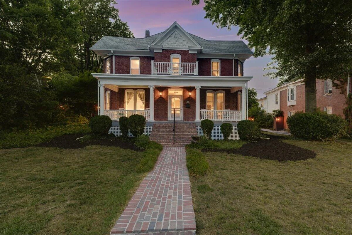 409 Highland AVE SW - Photo 2