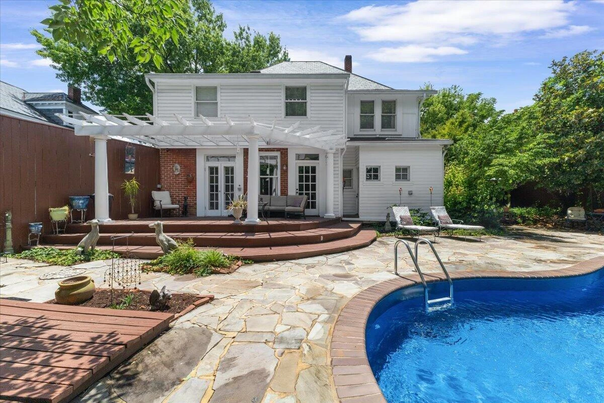 409 Highland AVE SW - Photo 27