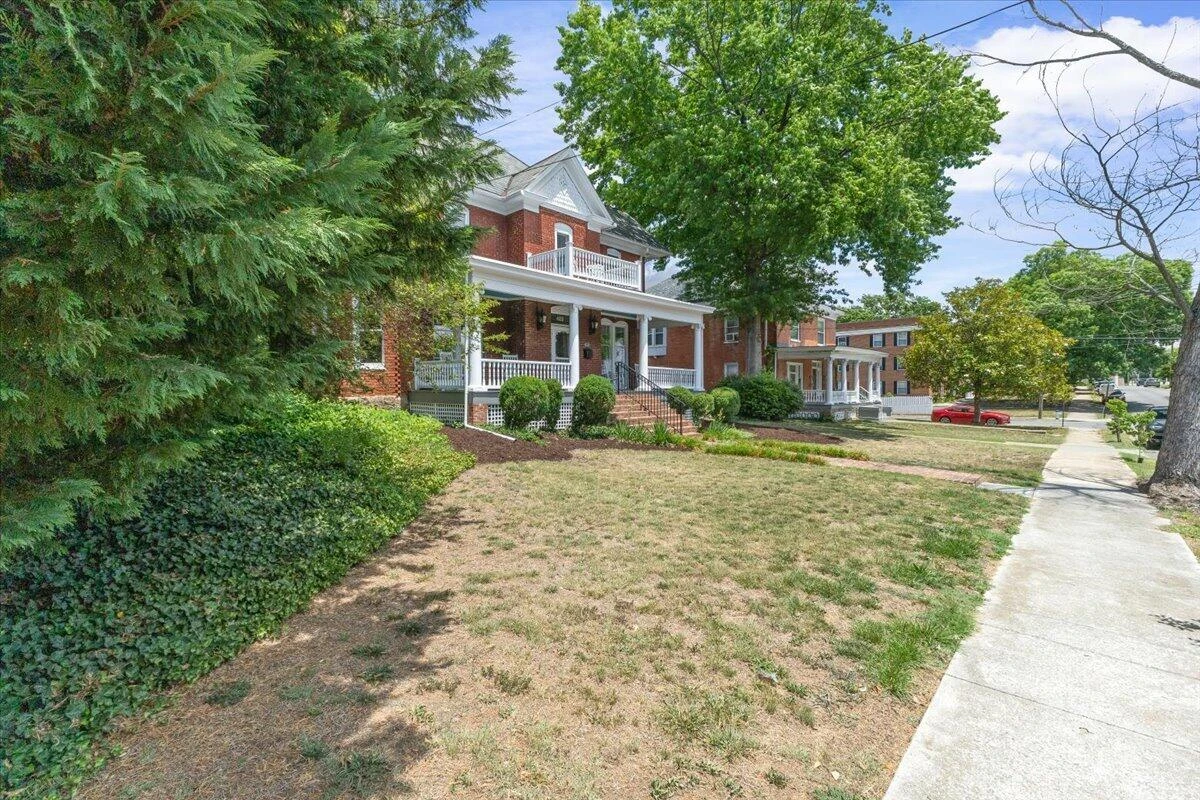 409 Highland AVE SW - Photo 5