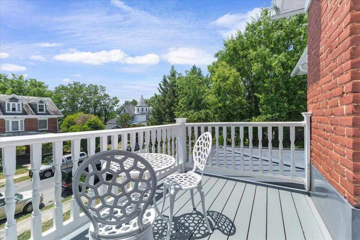 409 Highland AVE SW - Photo 54