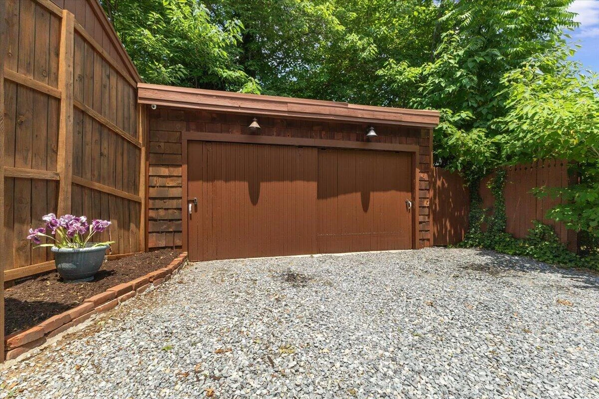 409 Highland AVE SW - Photo 55