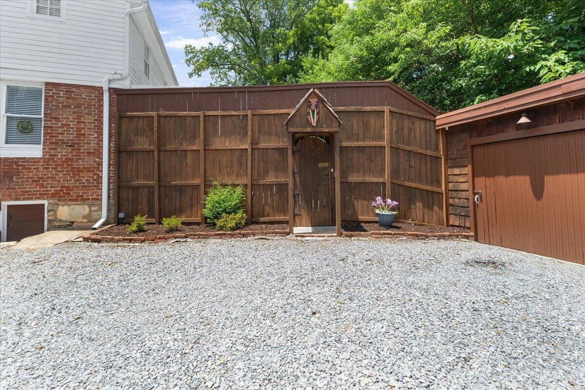 409 Highland AVE SW - Photo 57