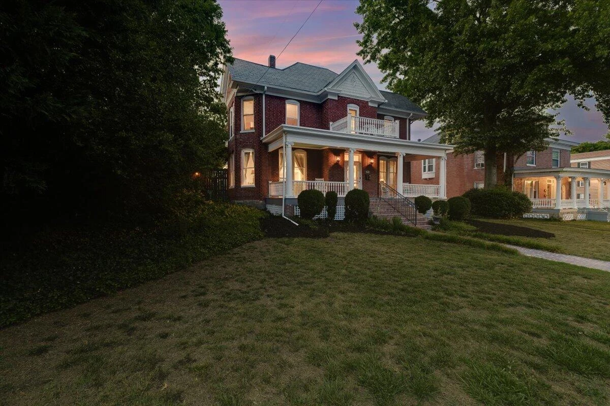 409 Highland AVE SW - Photo 6