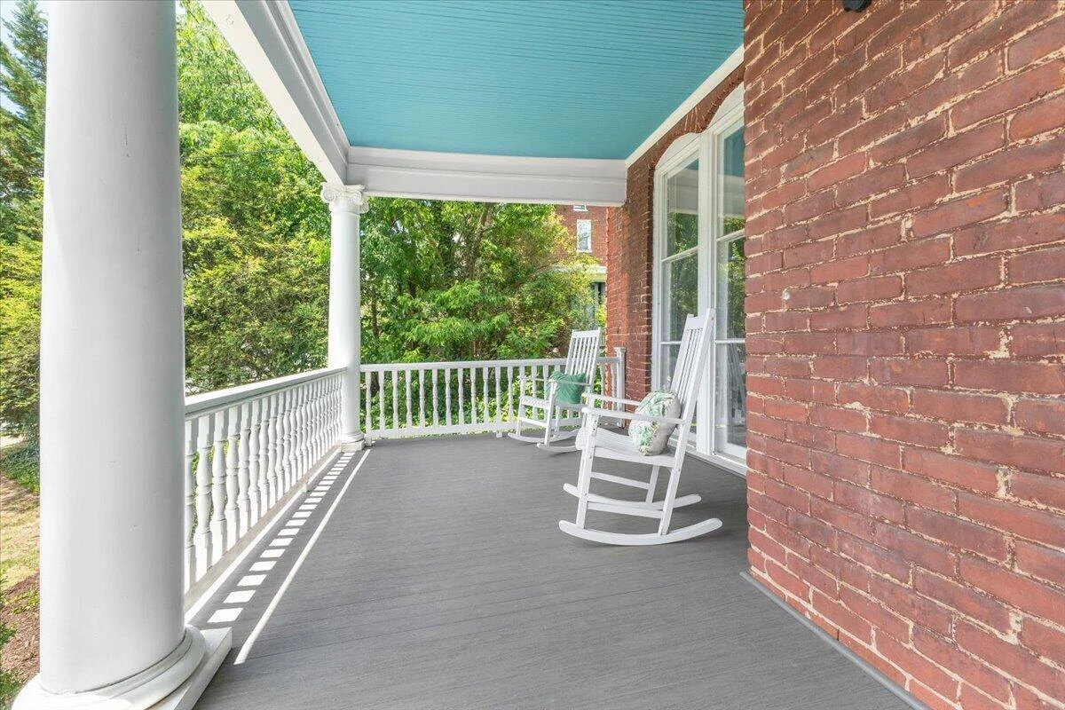 409 Highland AVE SW - Photo 8