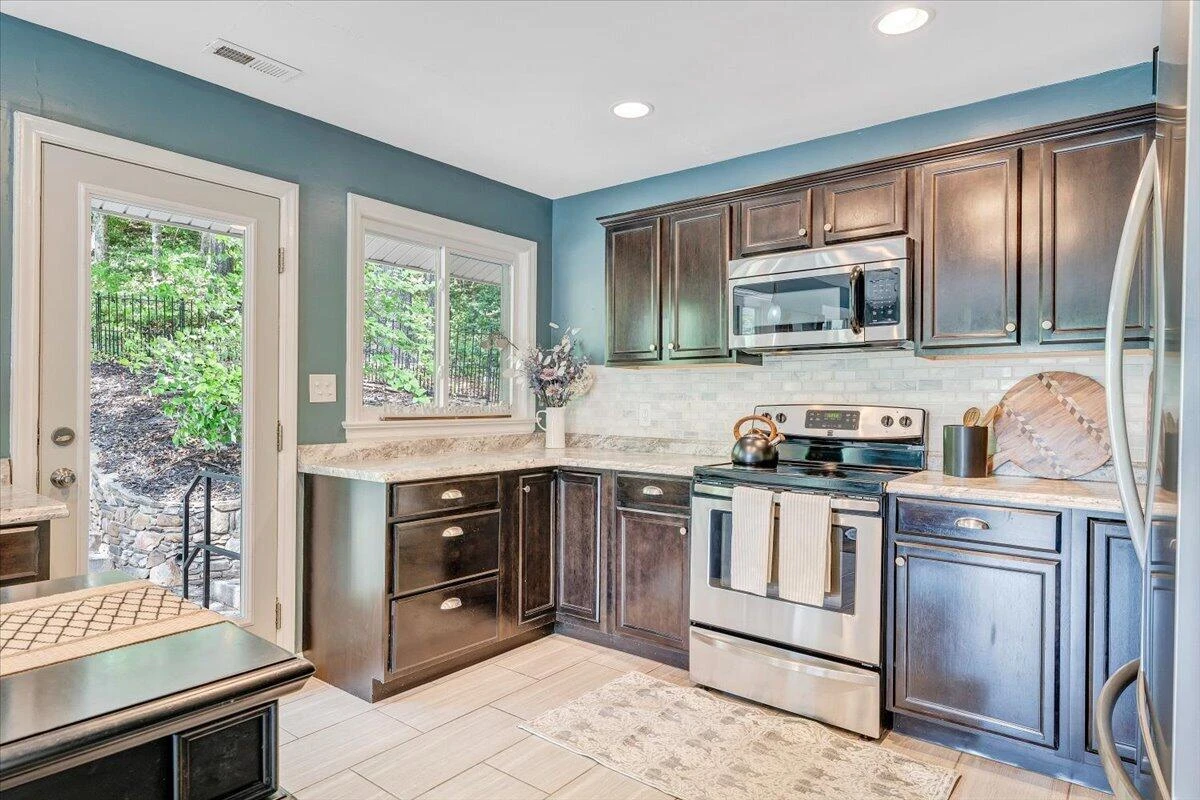 2801 Edgewood ST SW - Photo 11