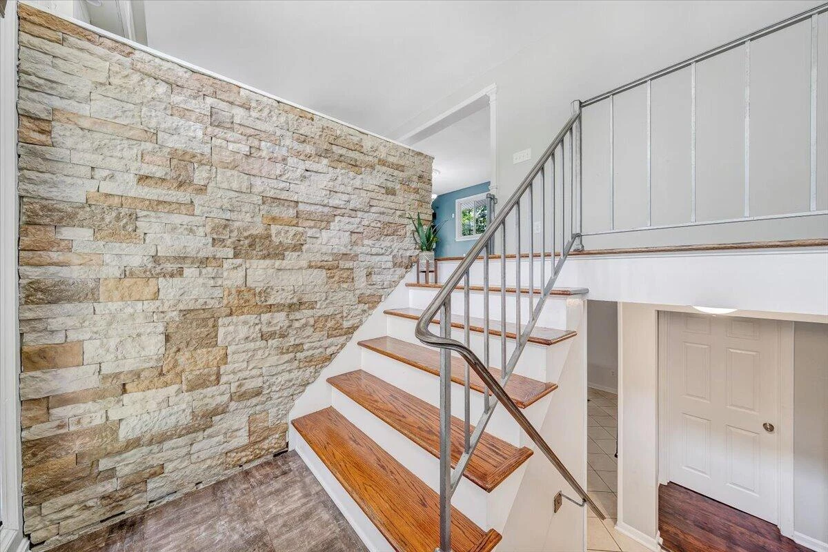 2801 Edgewood ST SW - Photo 3