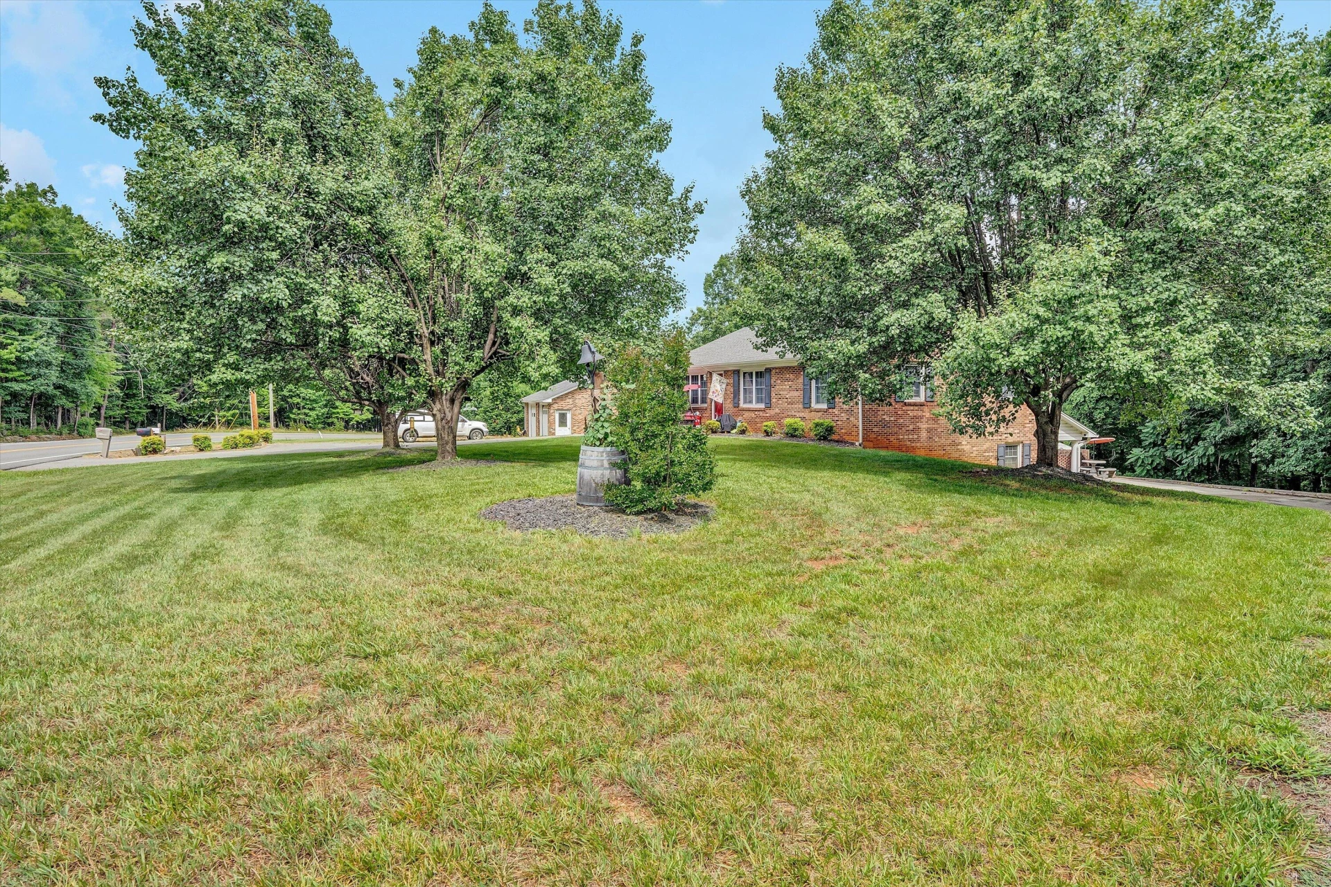 2187 WEBSTER RD - Photo 34