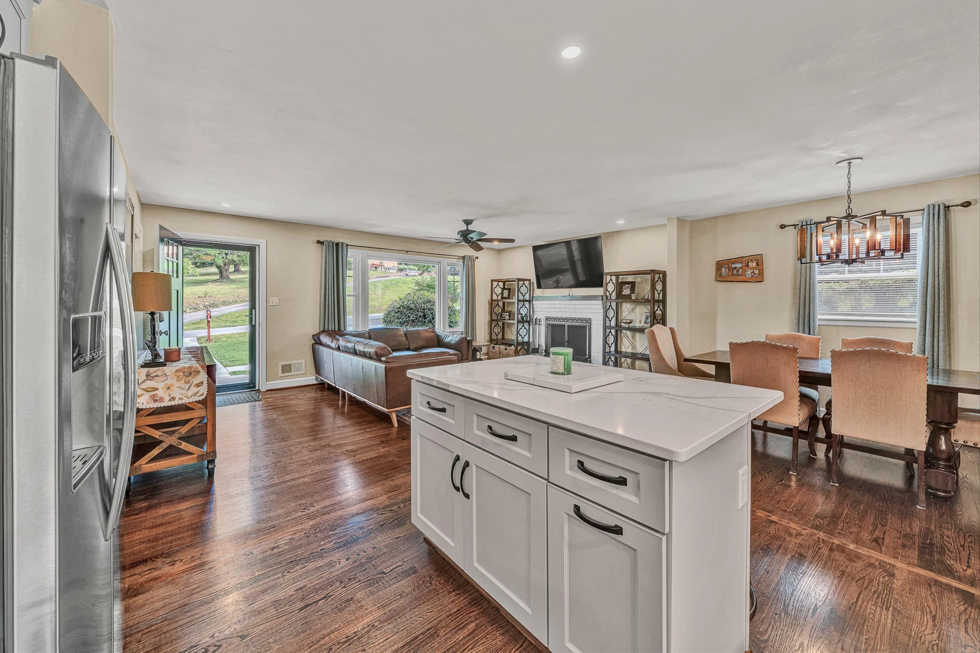 5743 Pine Acres LN - Photo 11
