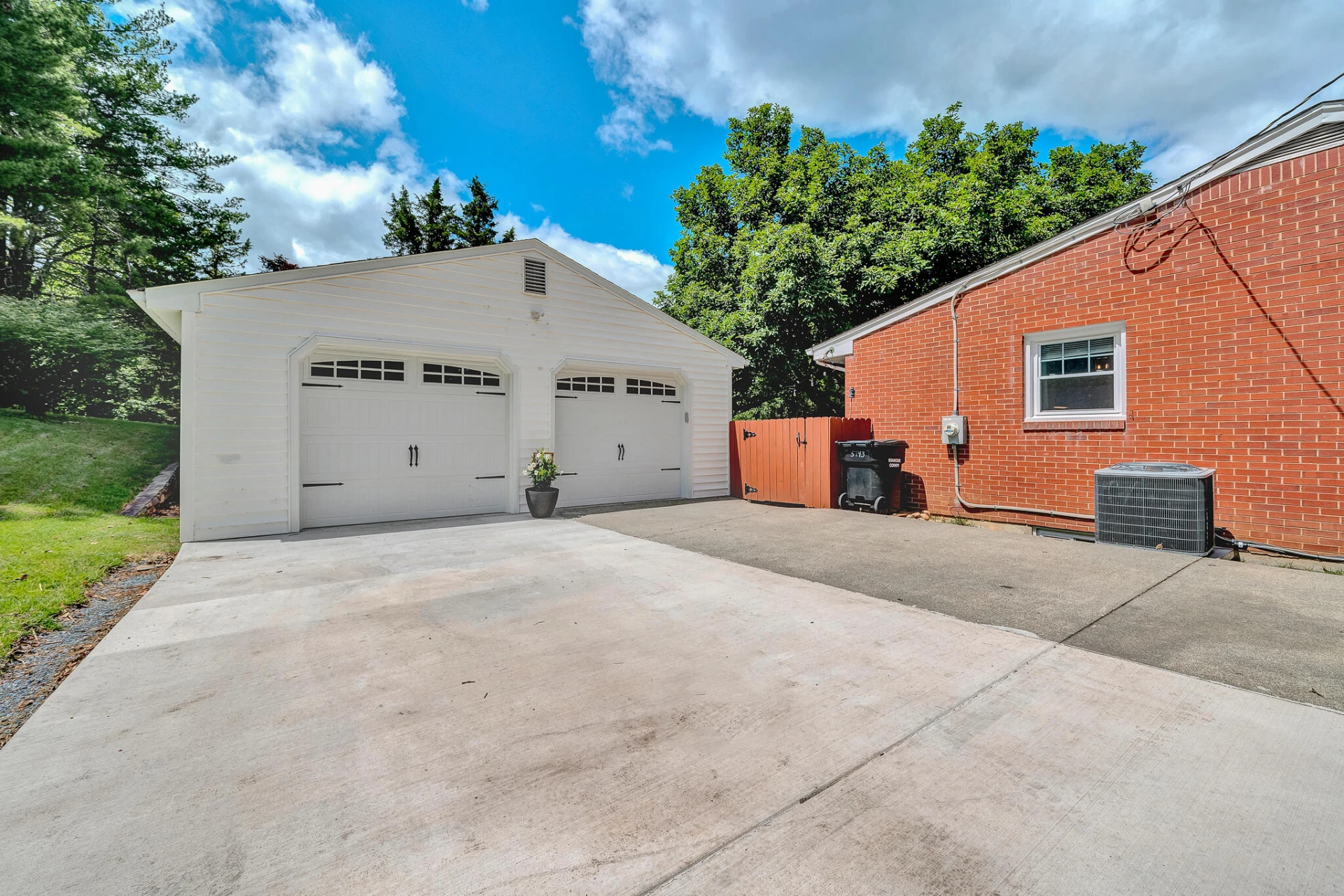 5743 Pine Acres LN - Photo 3