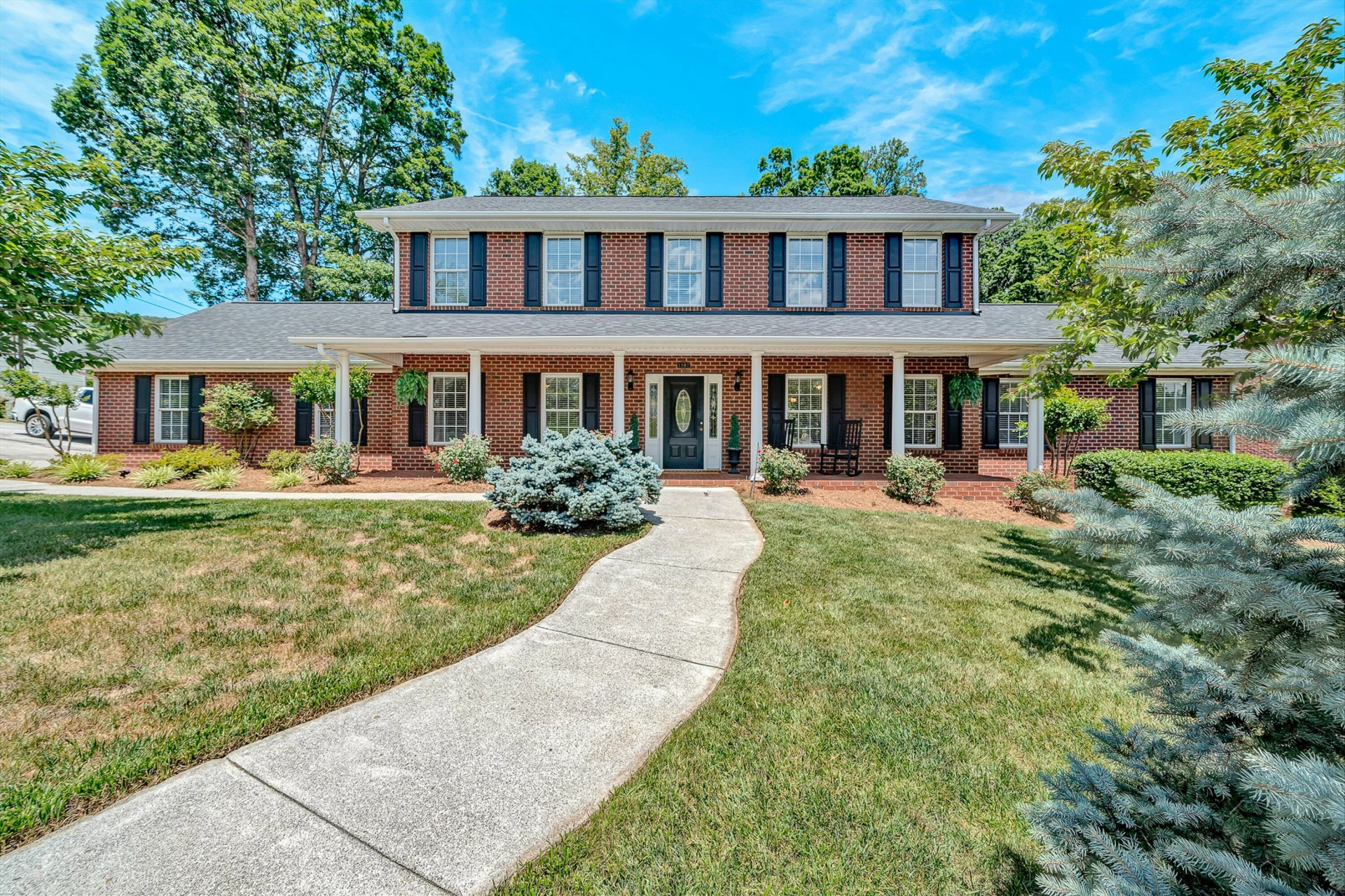 1907 Carleton DR