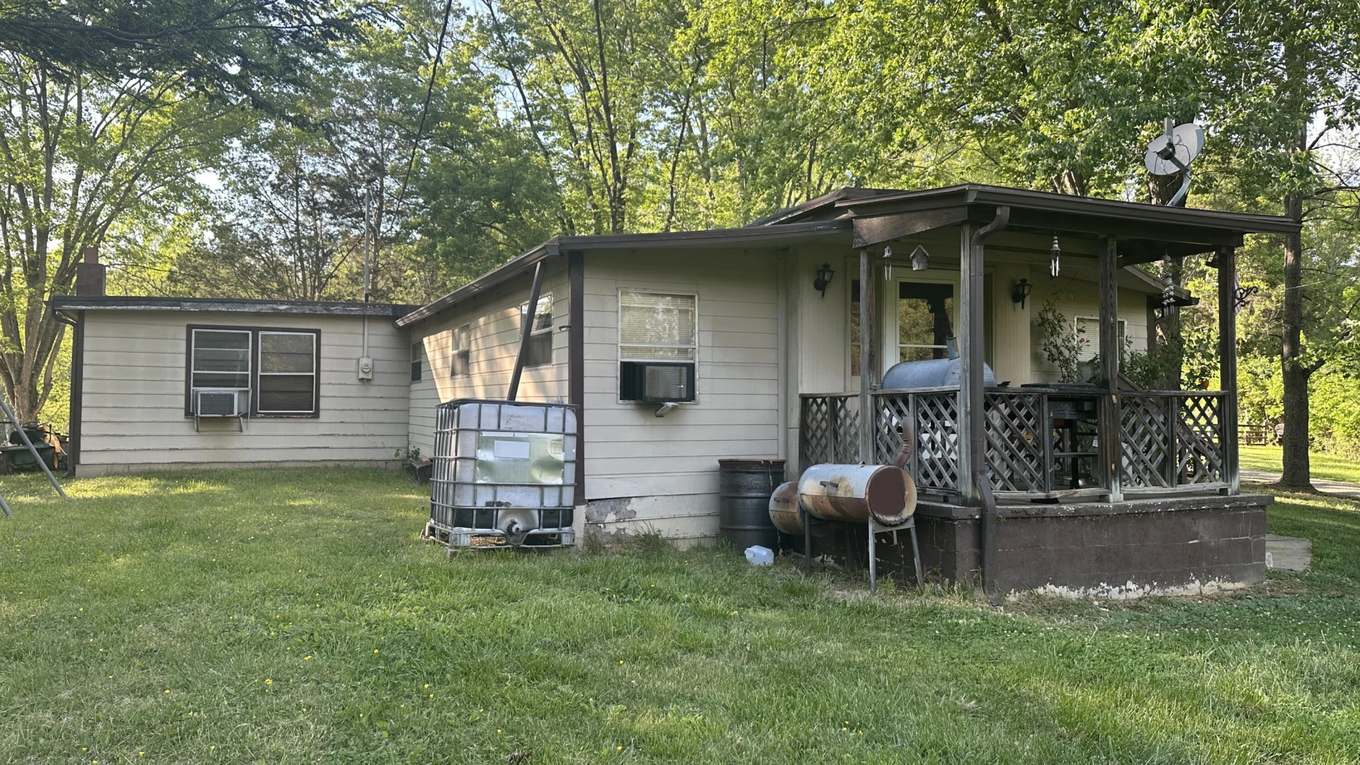 949 Roy RD