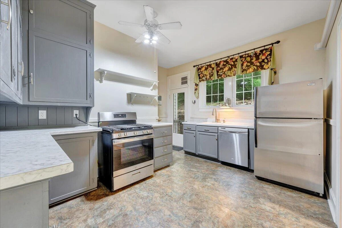 72 Bath ST - Photo 15