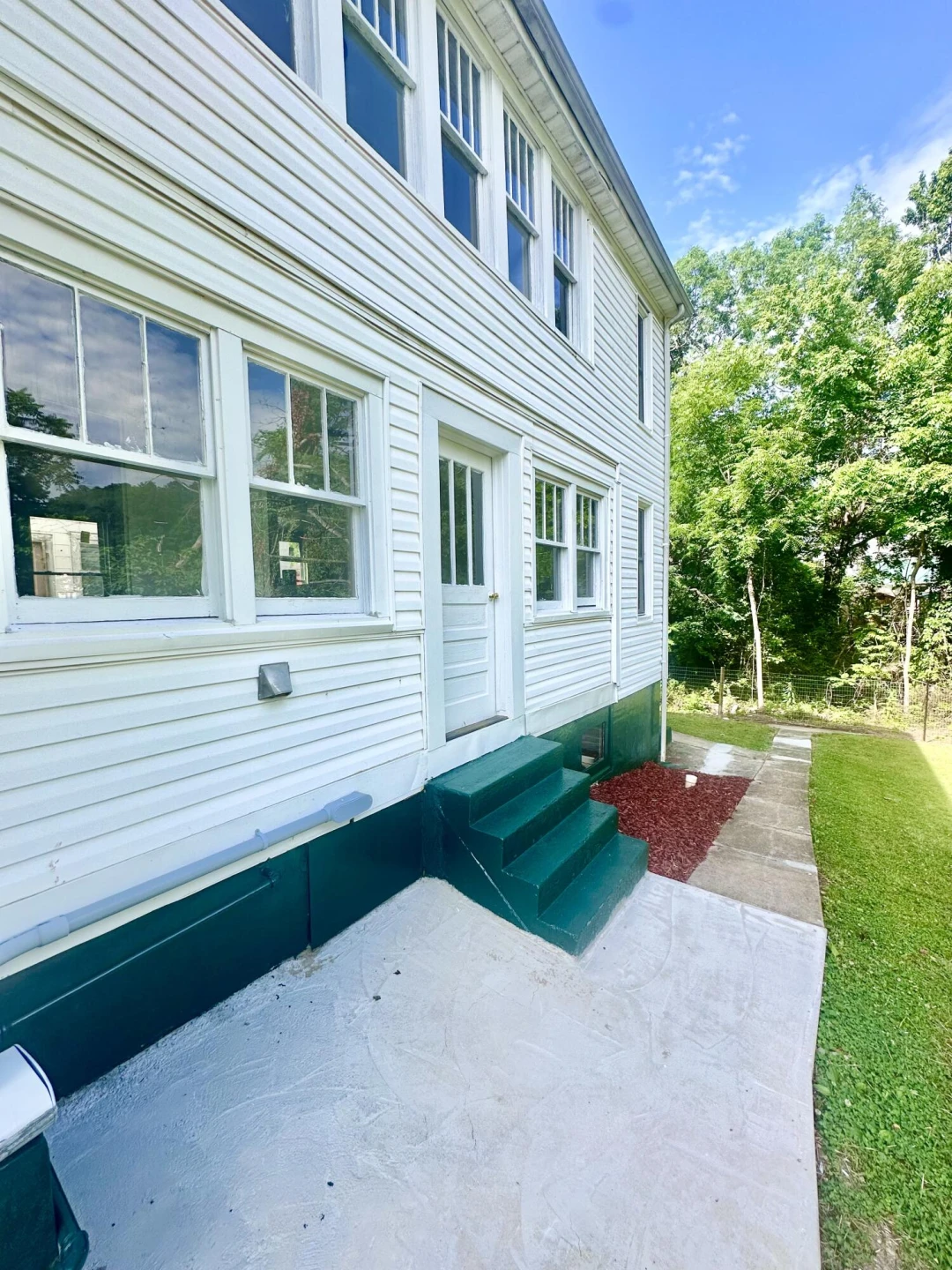 817 Rose AVE - Photo 5