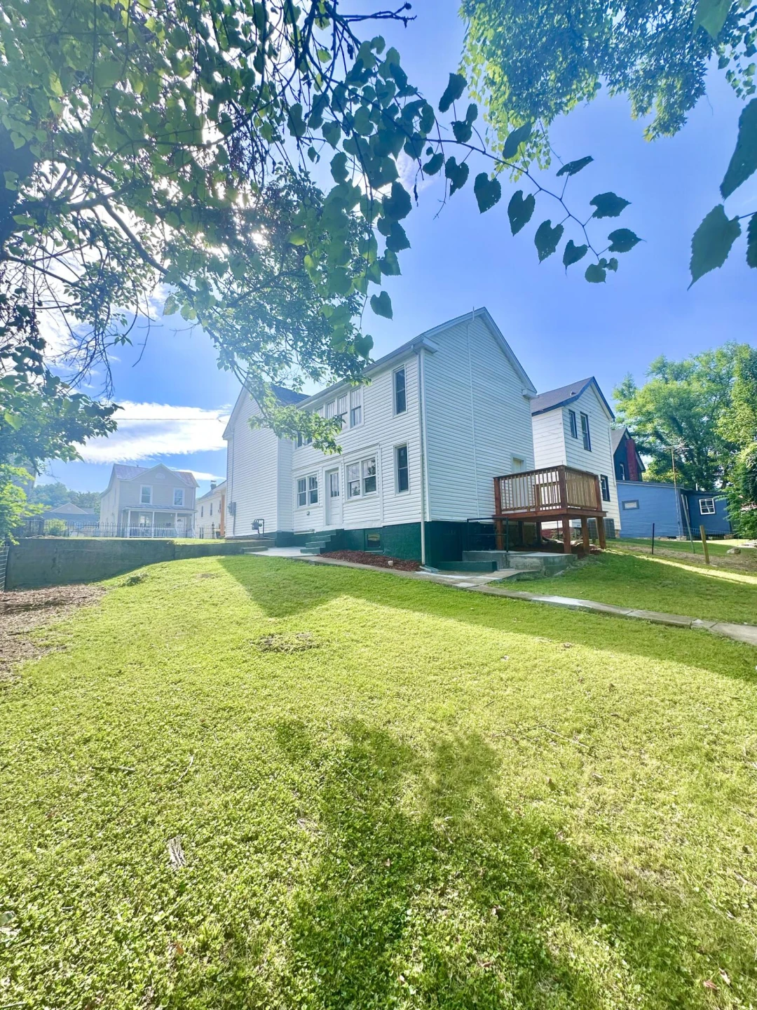 817 Rose AVE - Photo 6