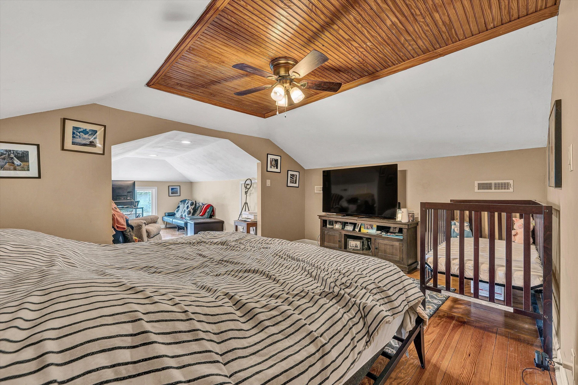 323 N Maple ST - Photo 28