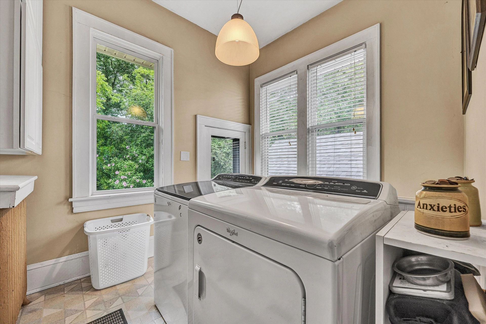 323 N Maple ST - Photo 31