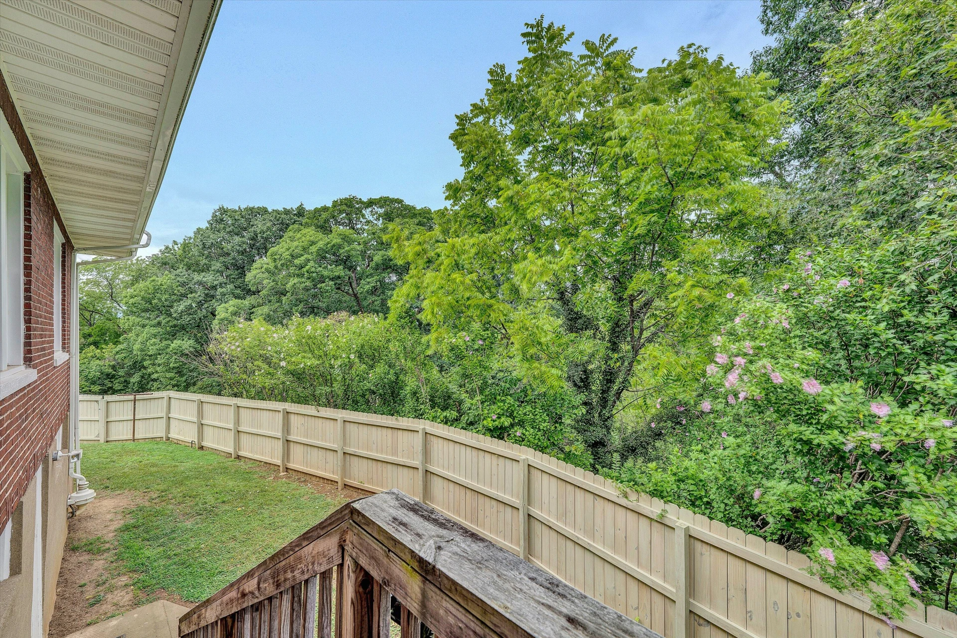 323 N Maple ST - Photo 36