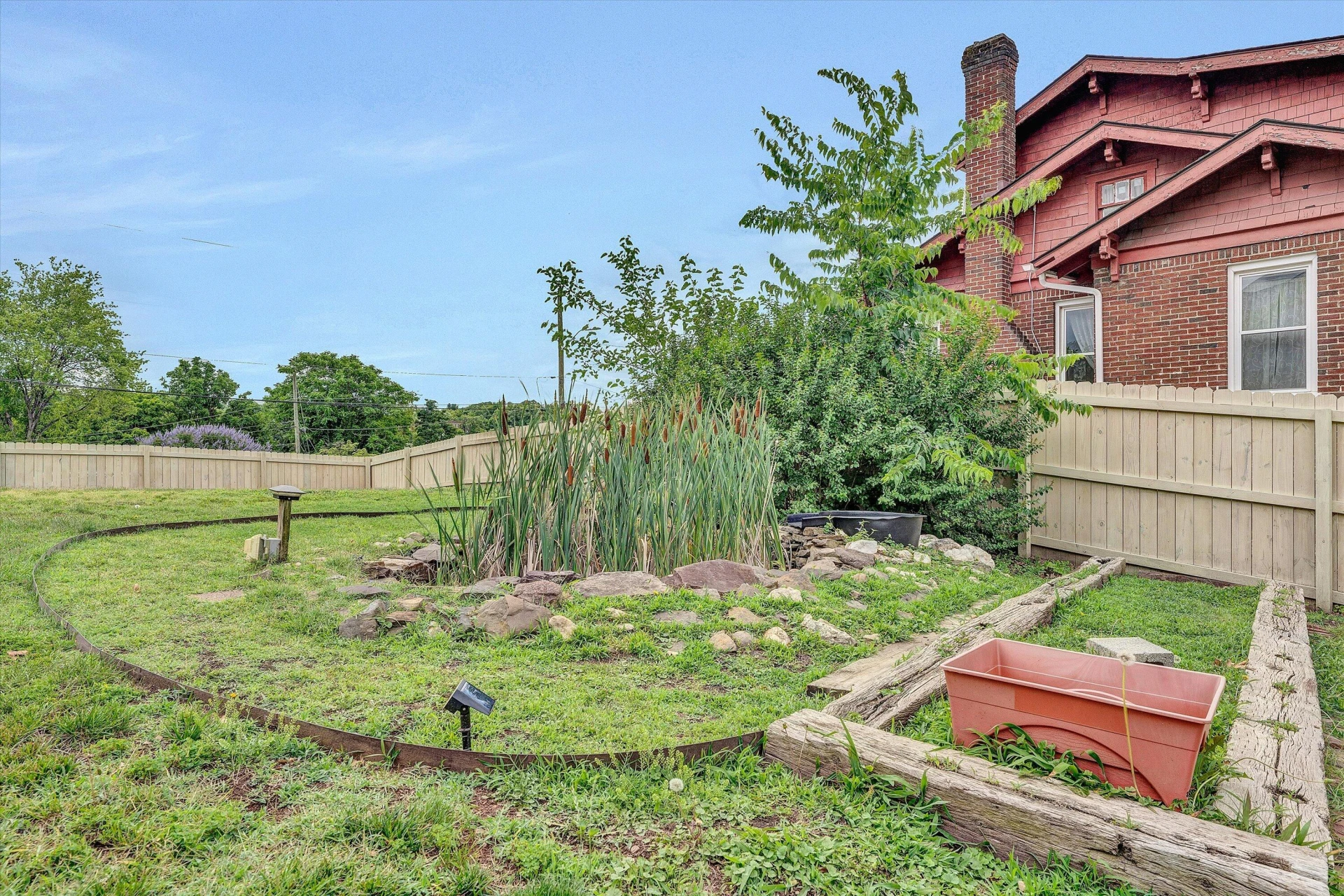 323 N Maple ST - Photo 38