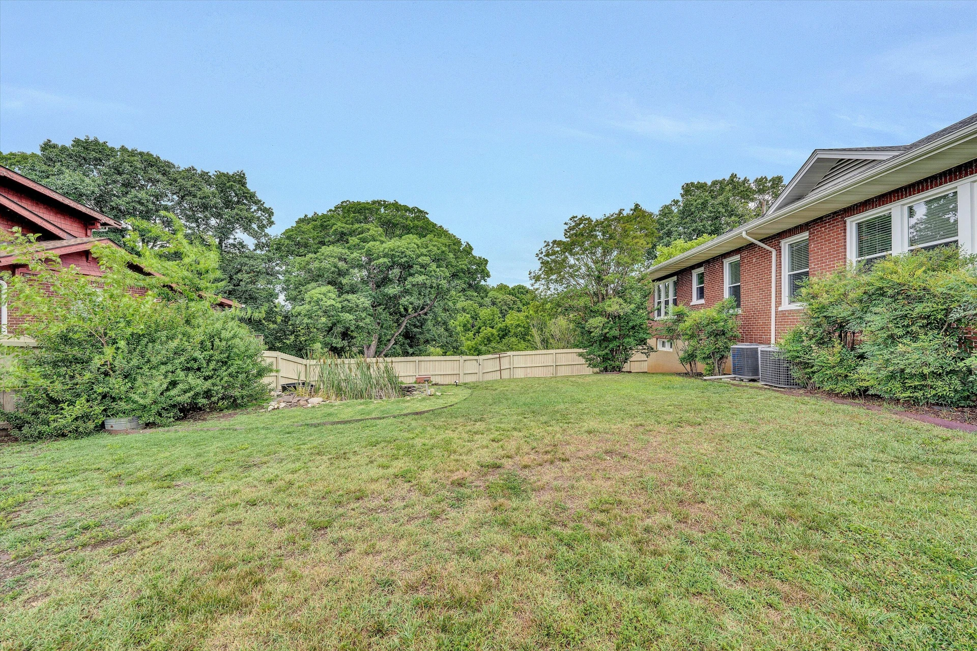 323 N Maple ST - Photo 39