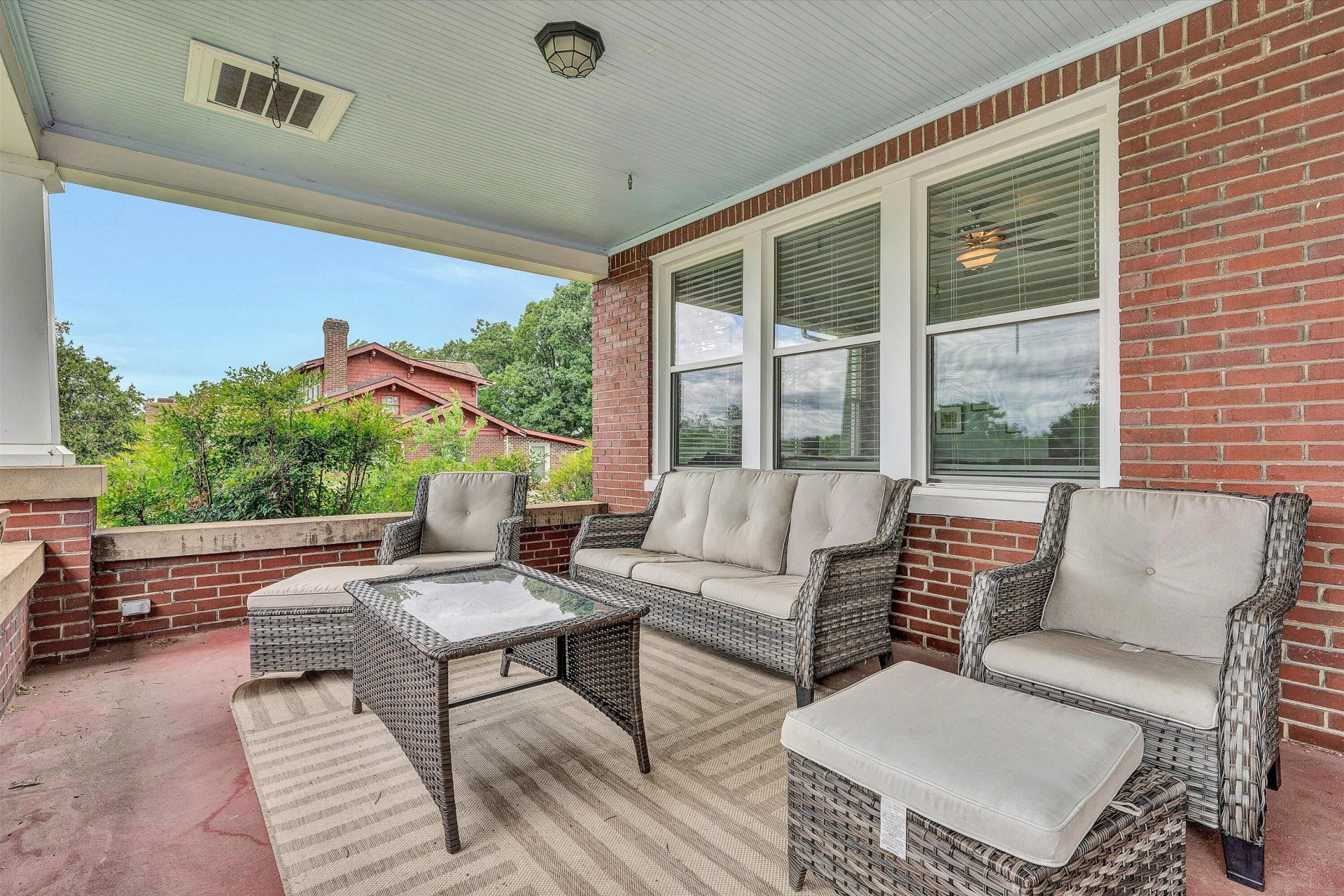 323 N Maple ST - Photo 8