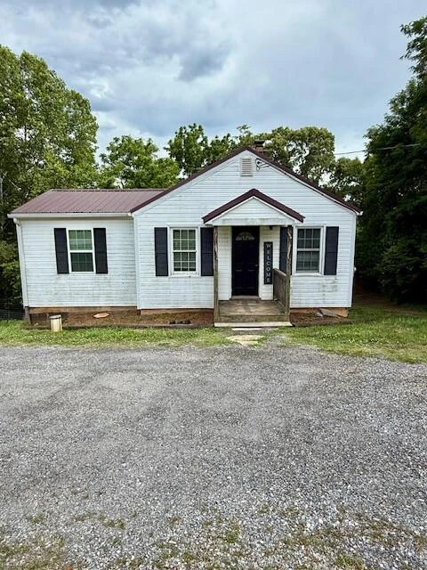 4897 Falling Creek RD