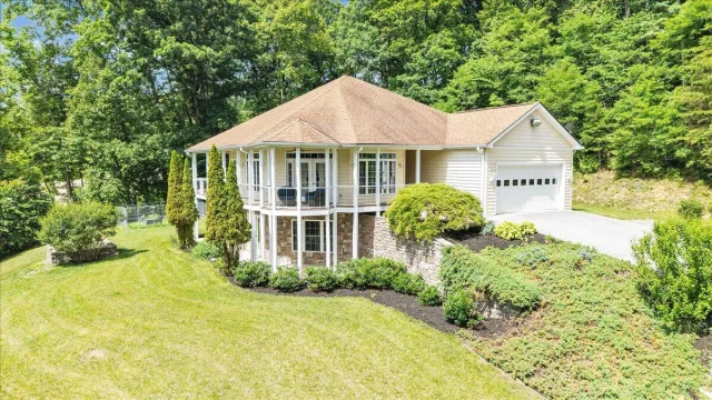 11010 Catawba RD