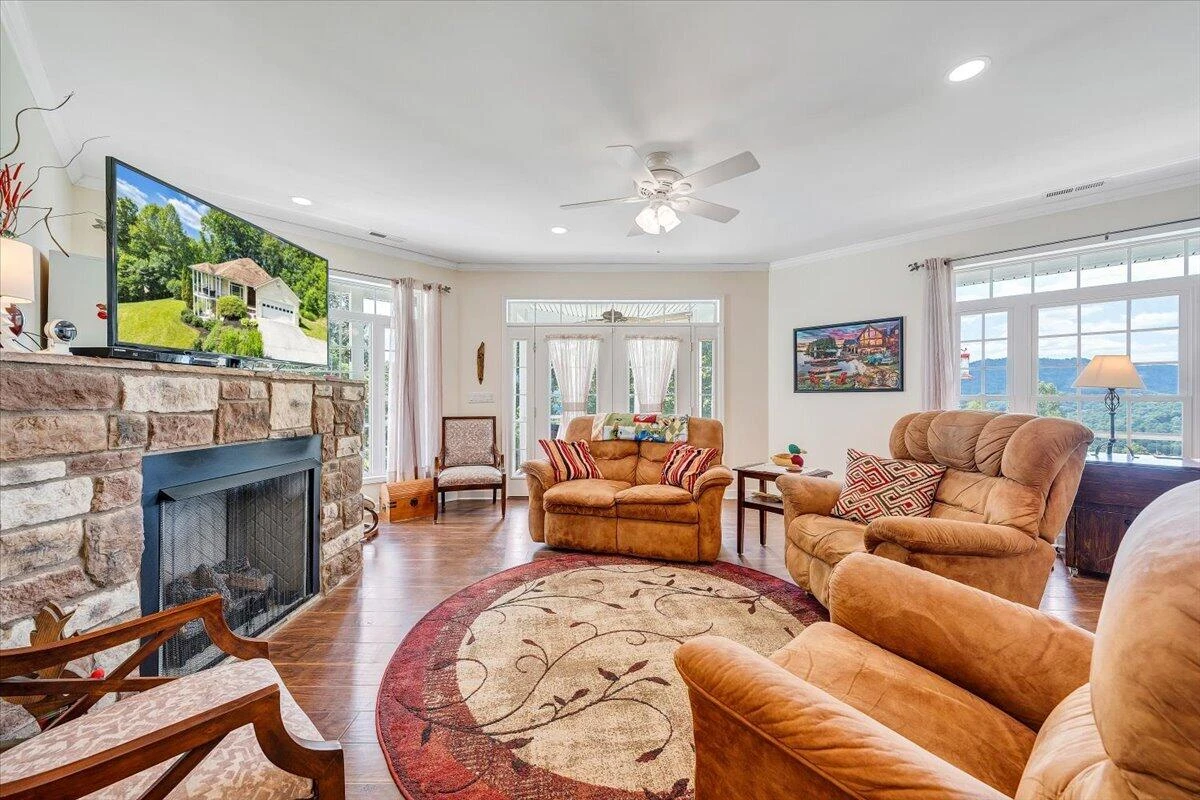 11010 Catawba RD - Photo 11