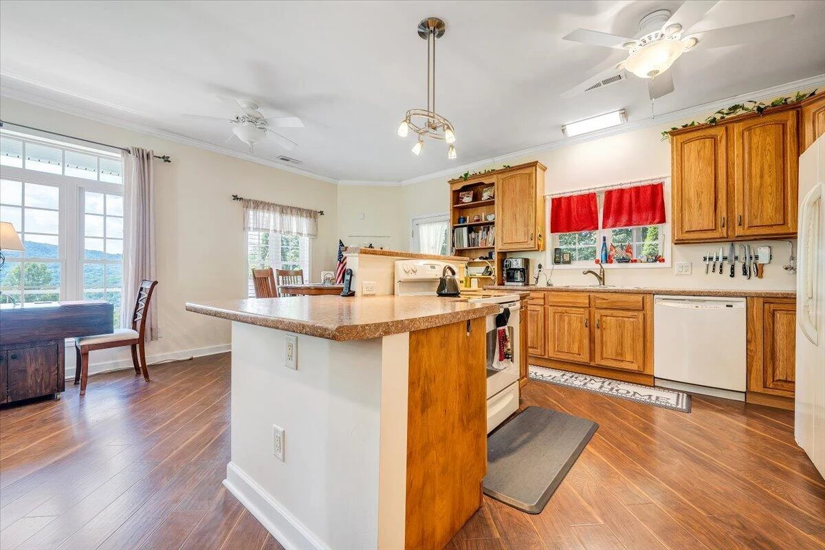 11010 Catawba RD - Photo 15