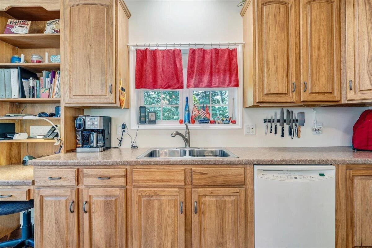 11010 Catawba RD - Photo 17
