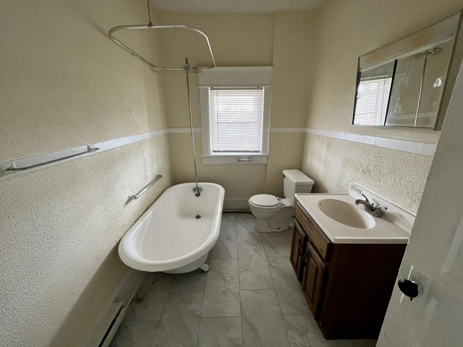 1202 Melrose AVE NW - Photo 11