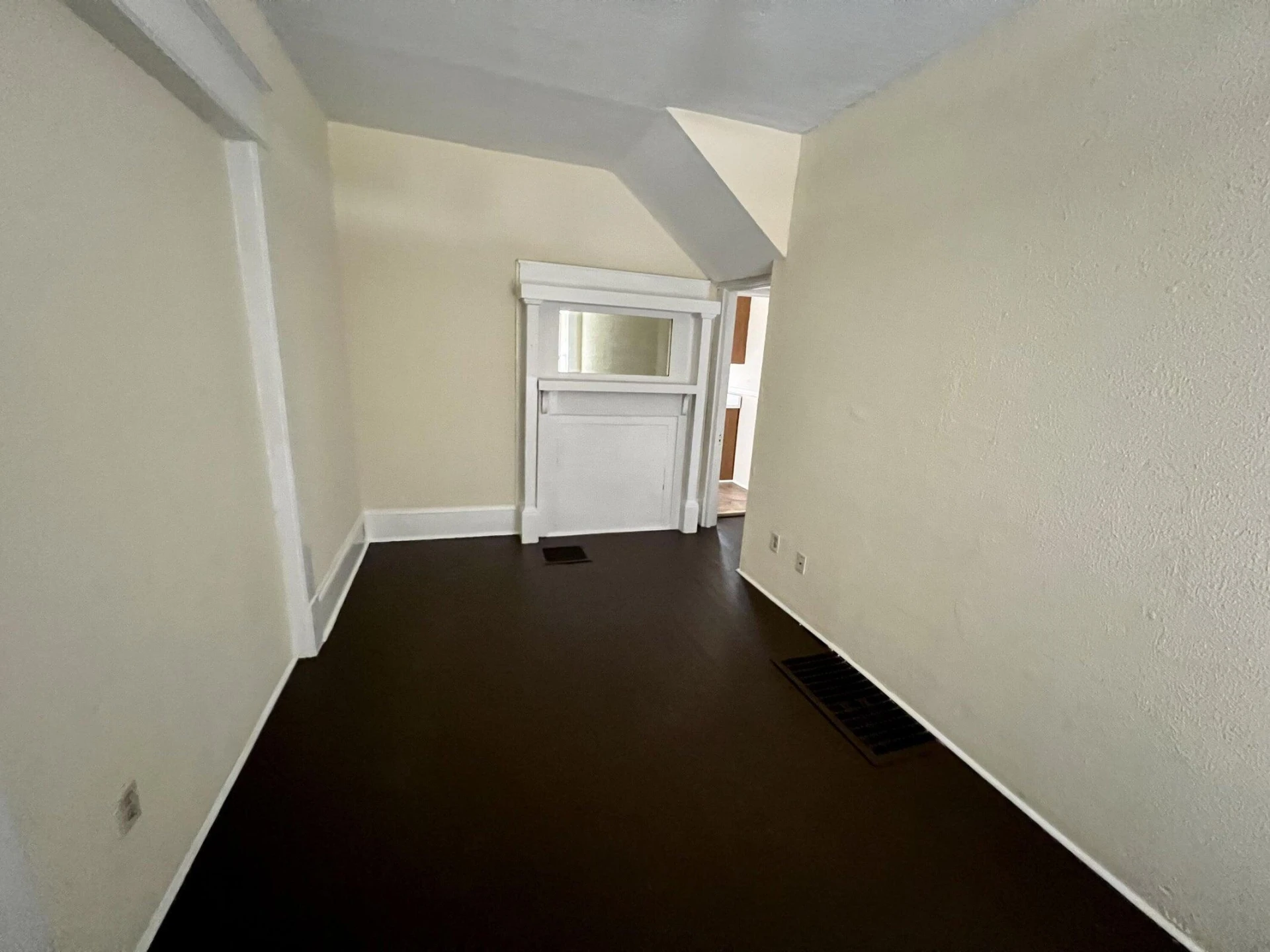 1202 Melrose AVE NW - Photo 16